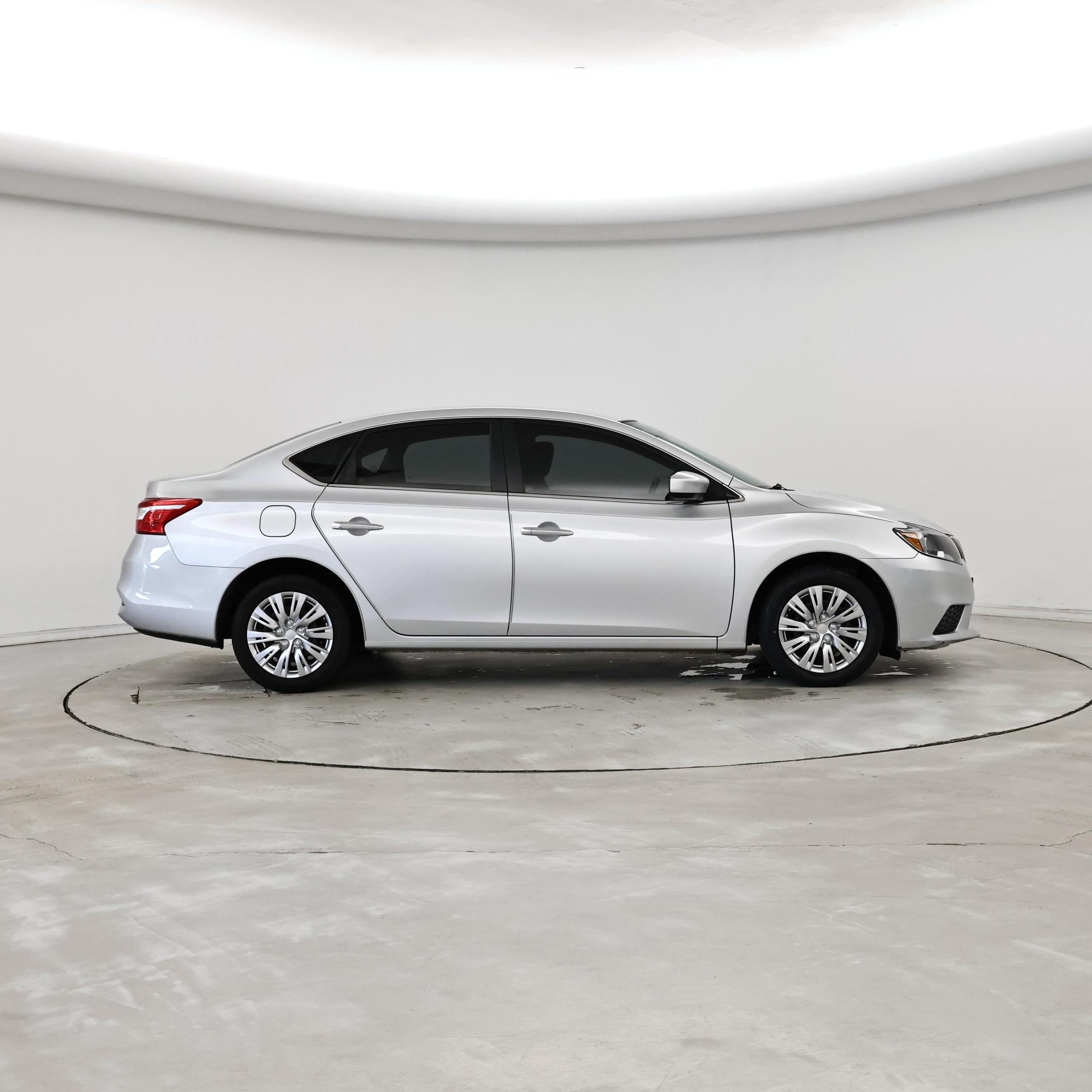Thumbnail: 2016 Nissan Sentra - 7