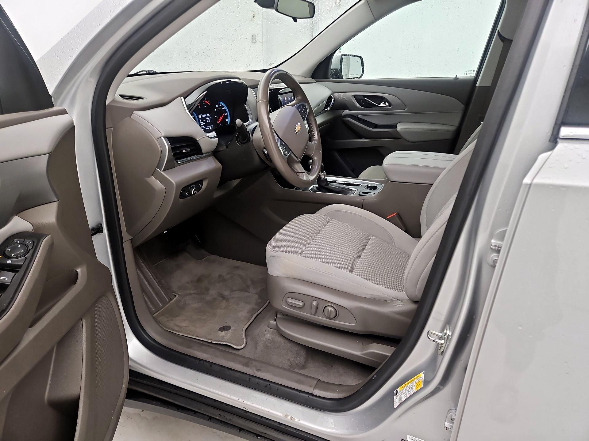Thumbnail: 2021 Chevrolet Traverse - 11