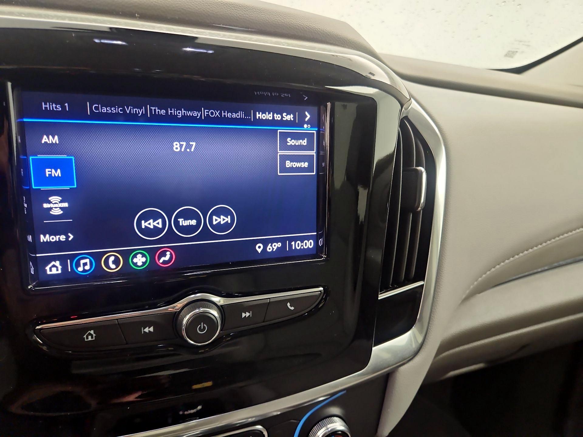 Thumbnail: 2021 Chevrolet Traverse - 15