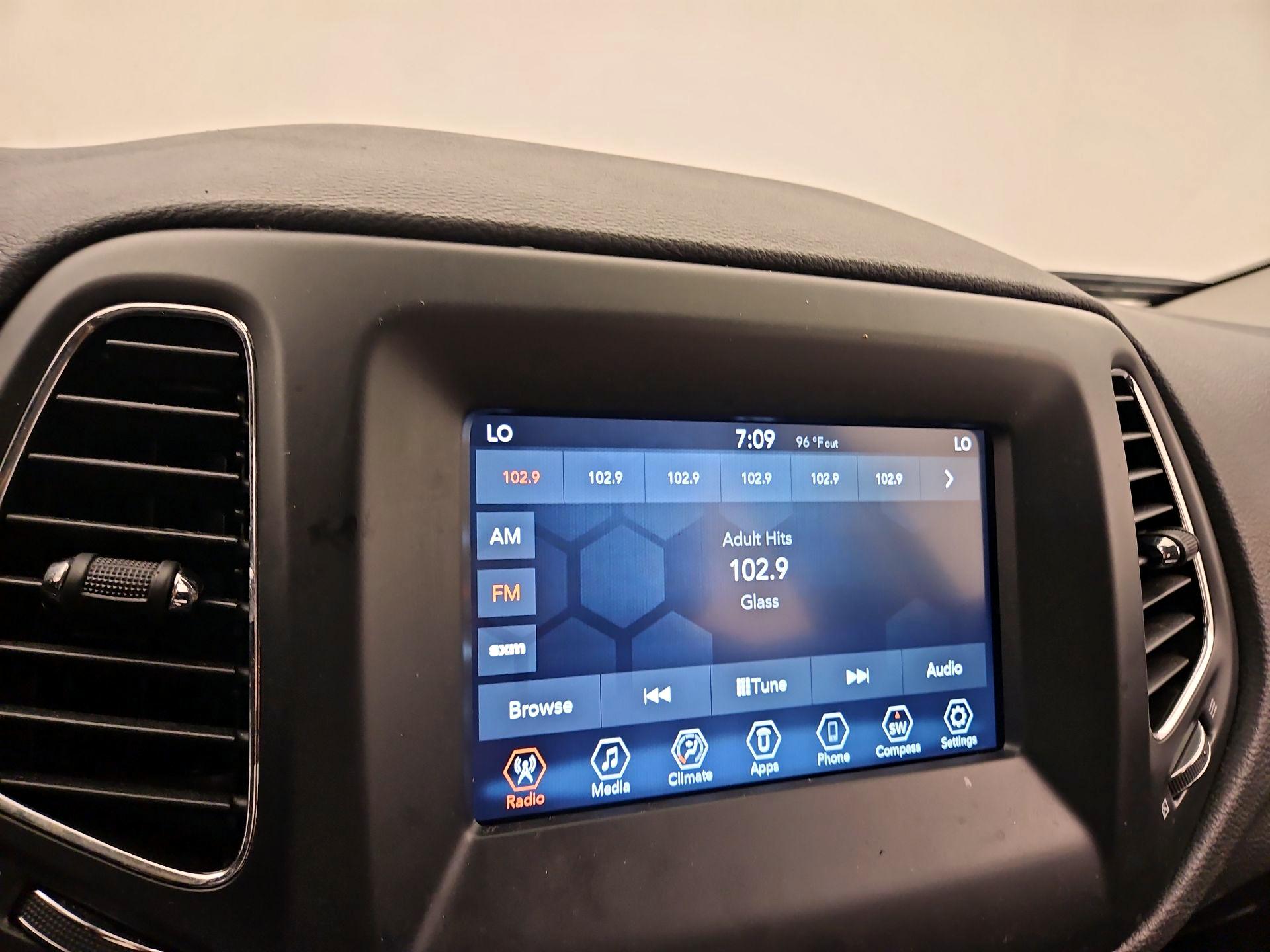 Thumbnail: 2020 Jeep Compass - 15