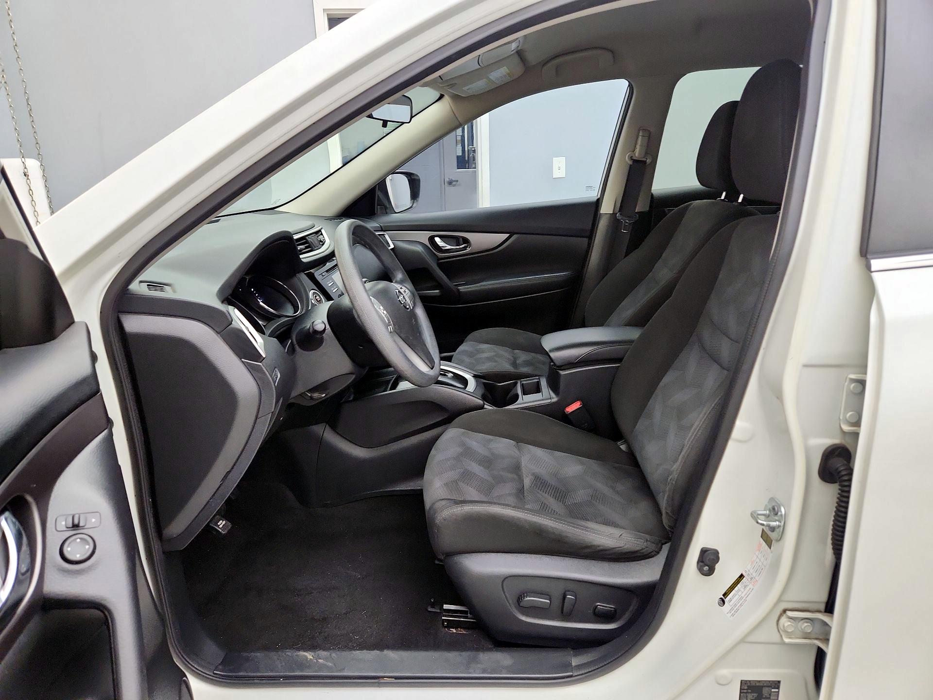 Thumbnail: 2016 Nissan Rogue - 11