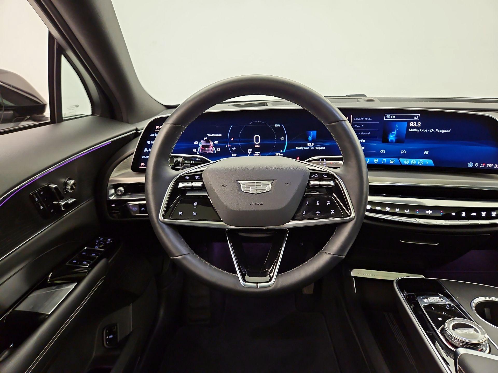 Thumbnail: 2024 Cadillac Lyriq - 10