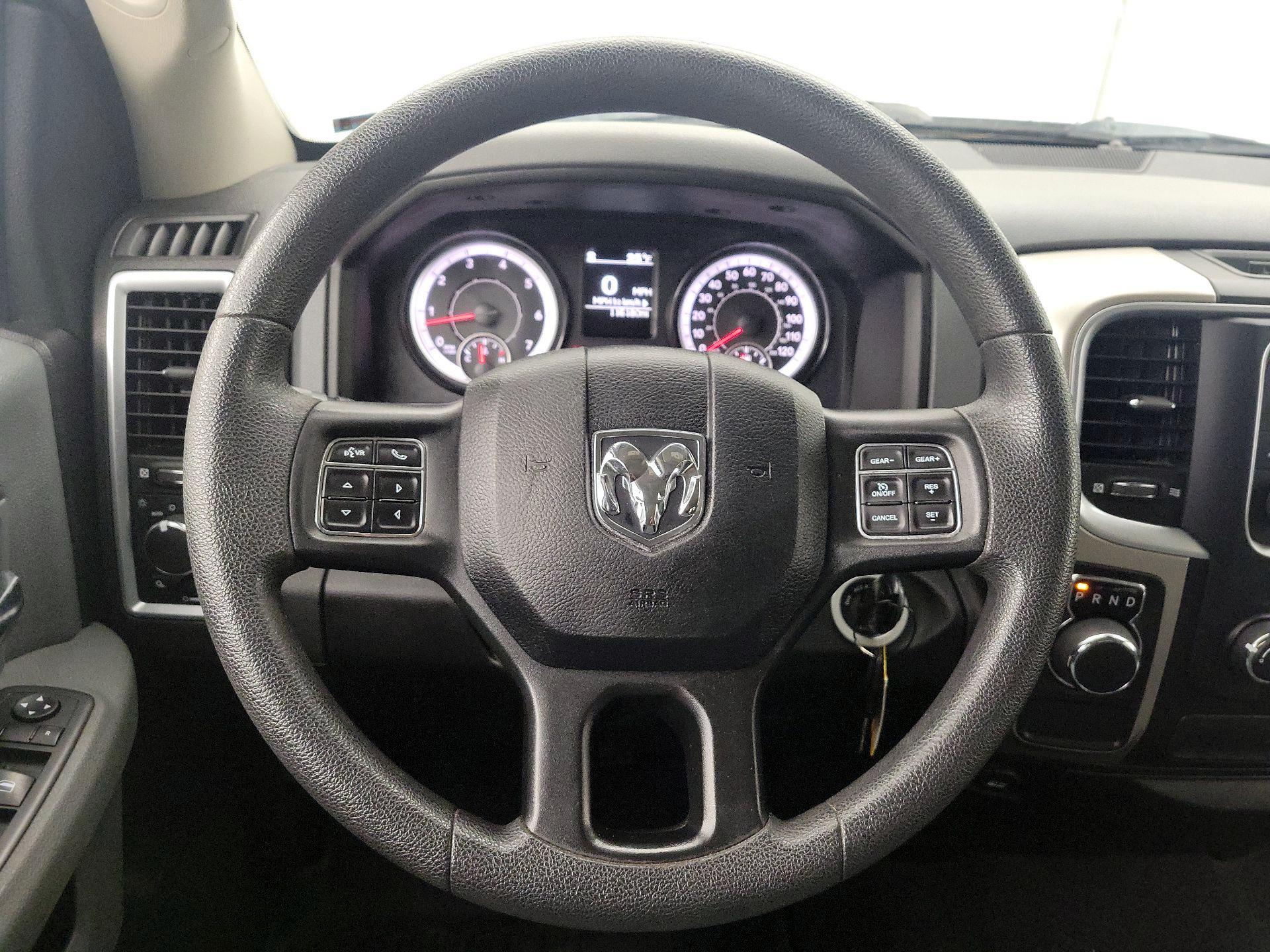 Thumbnail: 2019 RAM 1500 Classic - 10