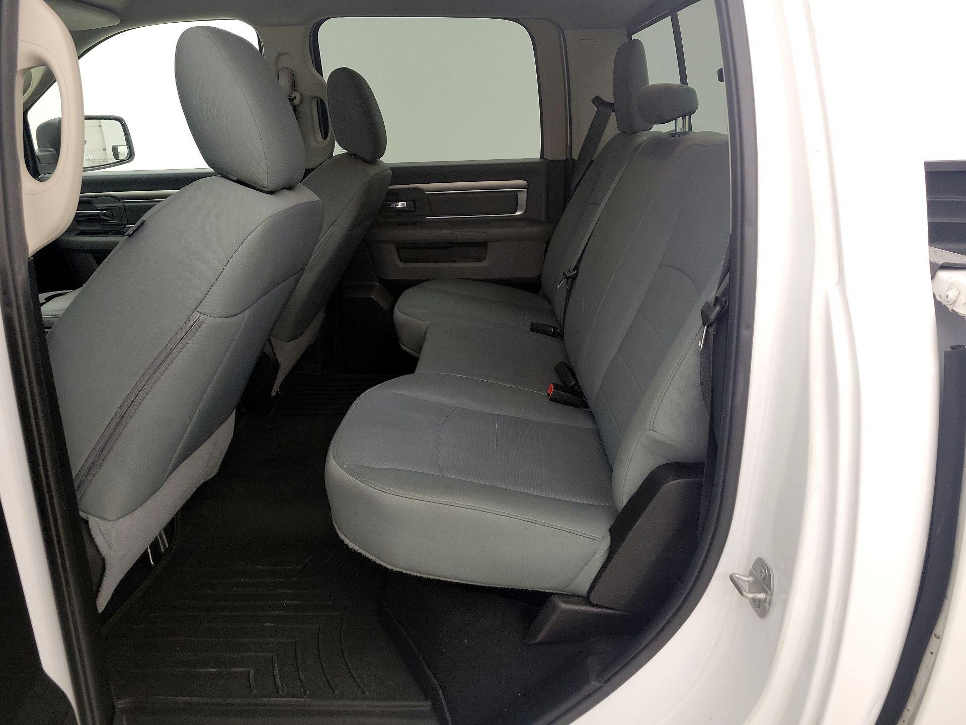 Thumbnail: 2019 RAM 1500 Classic - 19