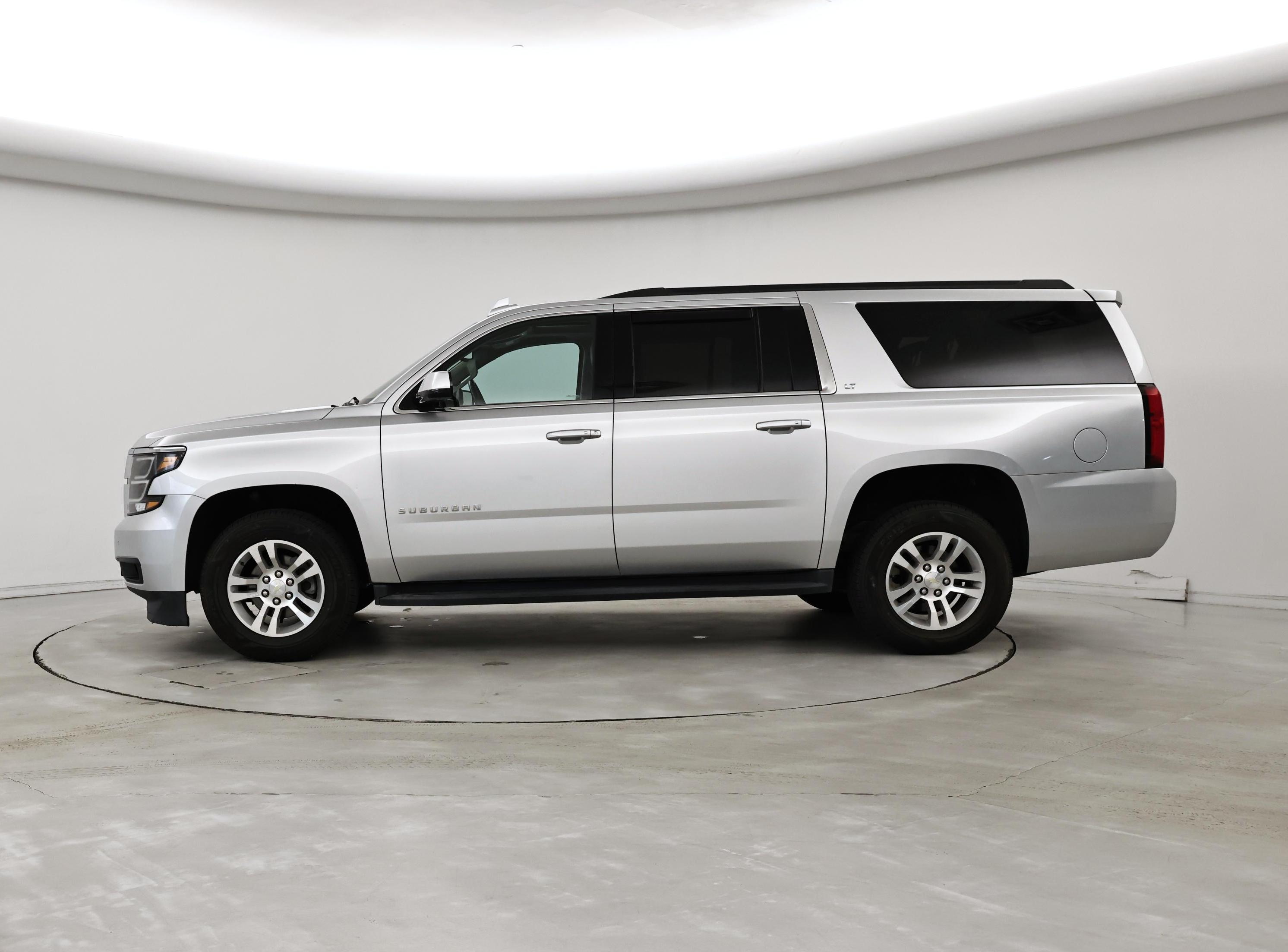 Thumbnail: 2018 Chevrolet Suburban - 3