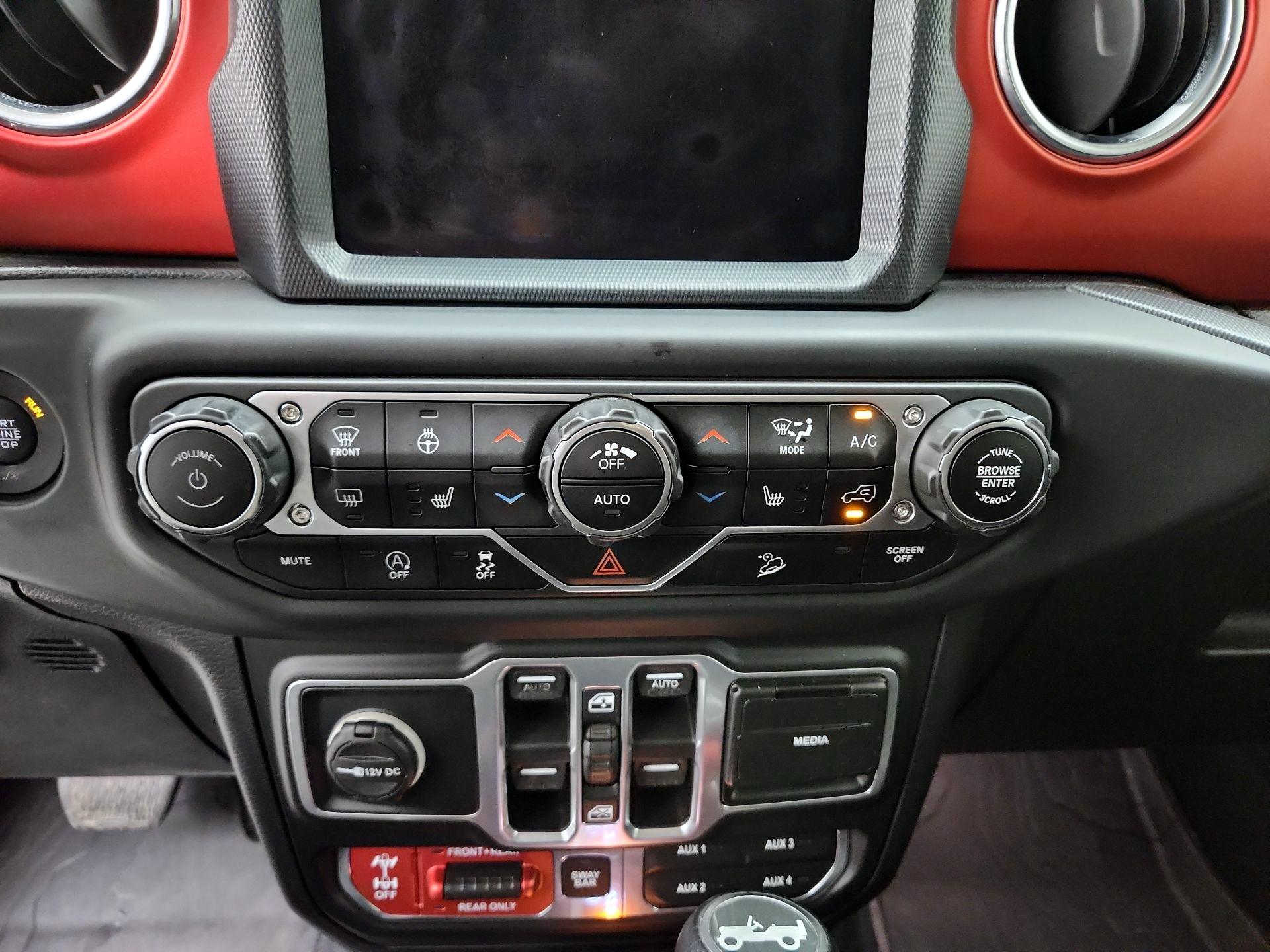 Thumbnail: 2018 Jeep Wrangler - 16