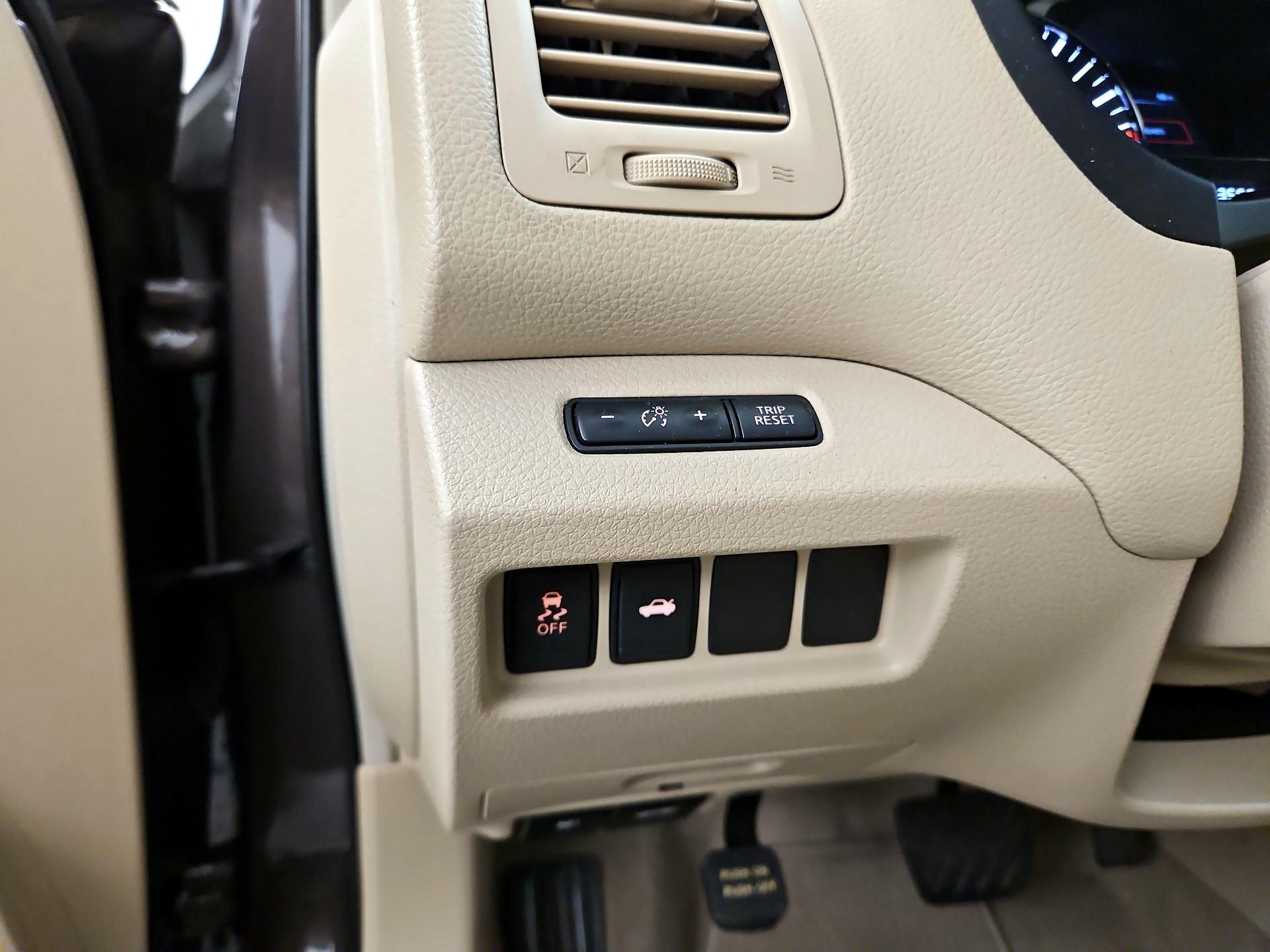 Thumbnail: 2013 Nissan Altima - 13