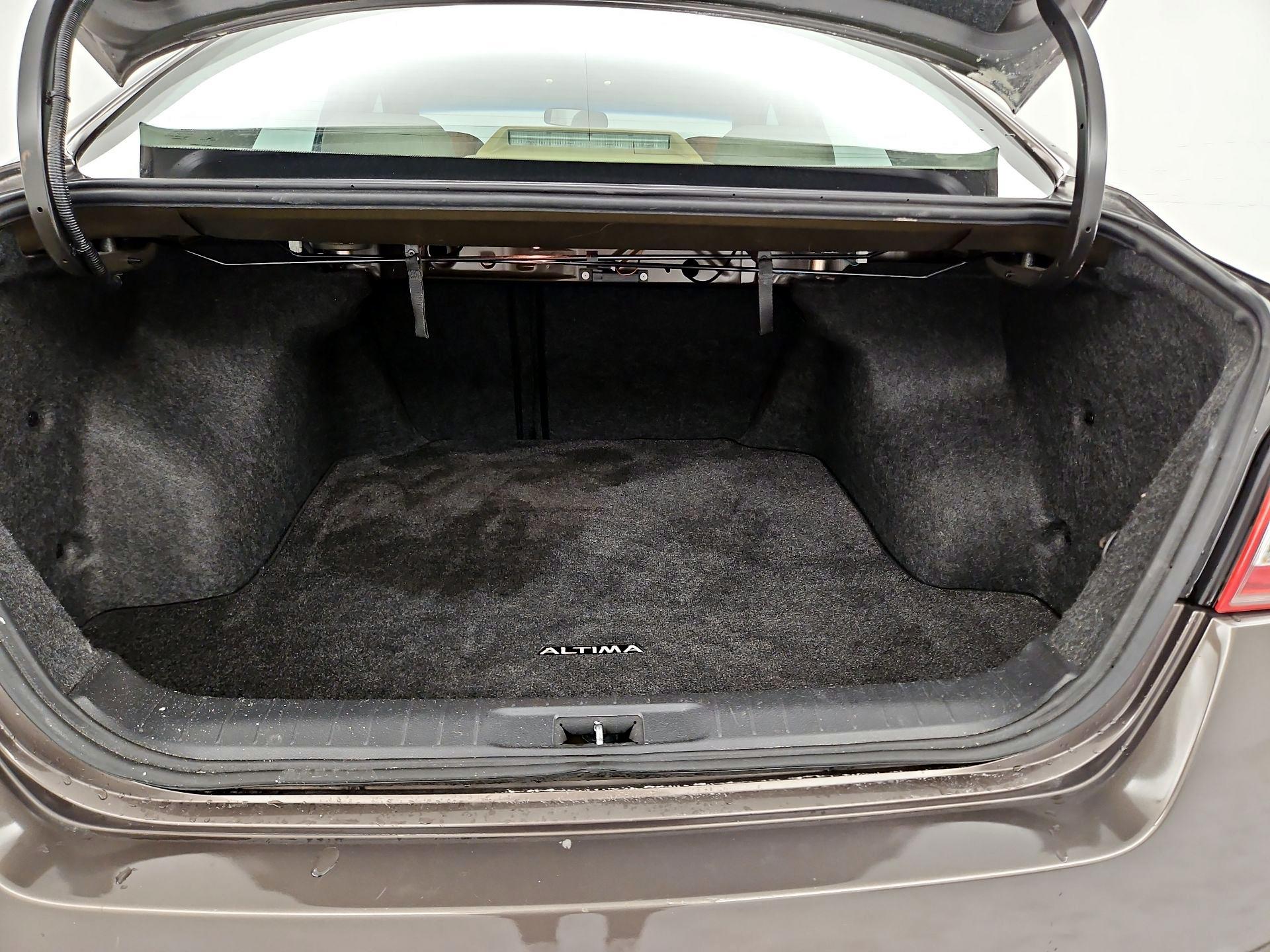 Thumbnail: 2013 Nissan Altima - 20