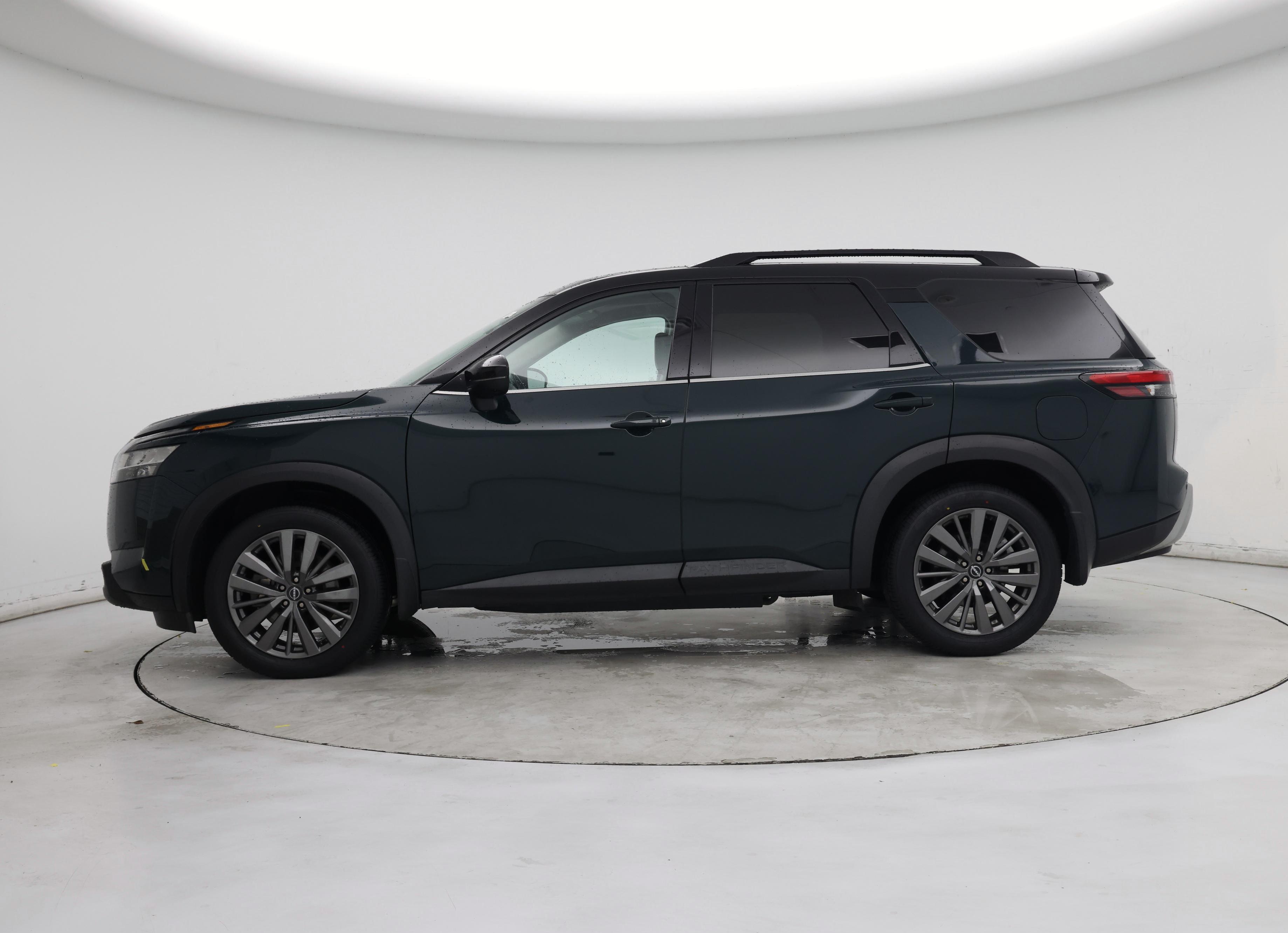 Thumbnail: 2022 Nissan Pathfinder - 3