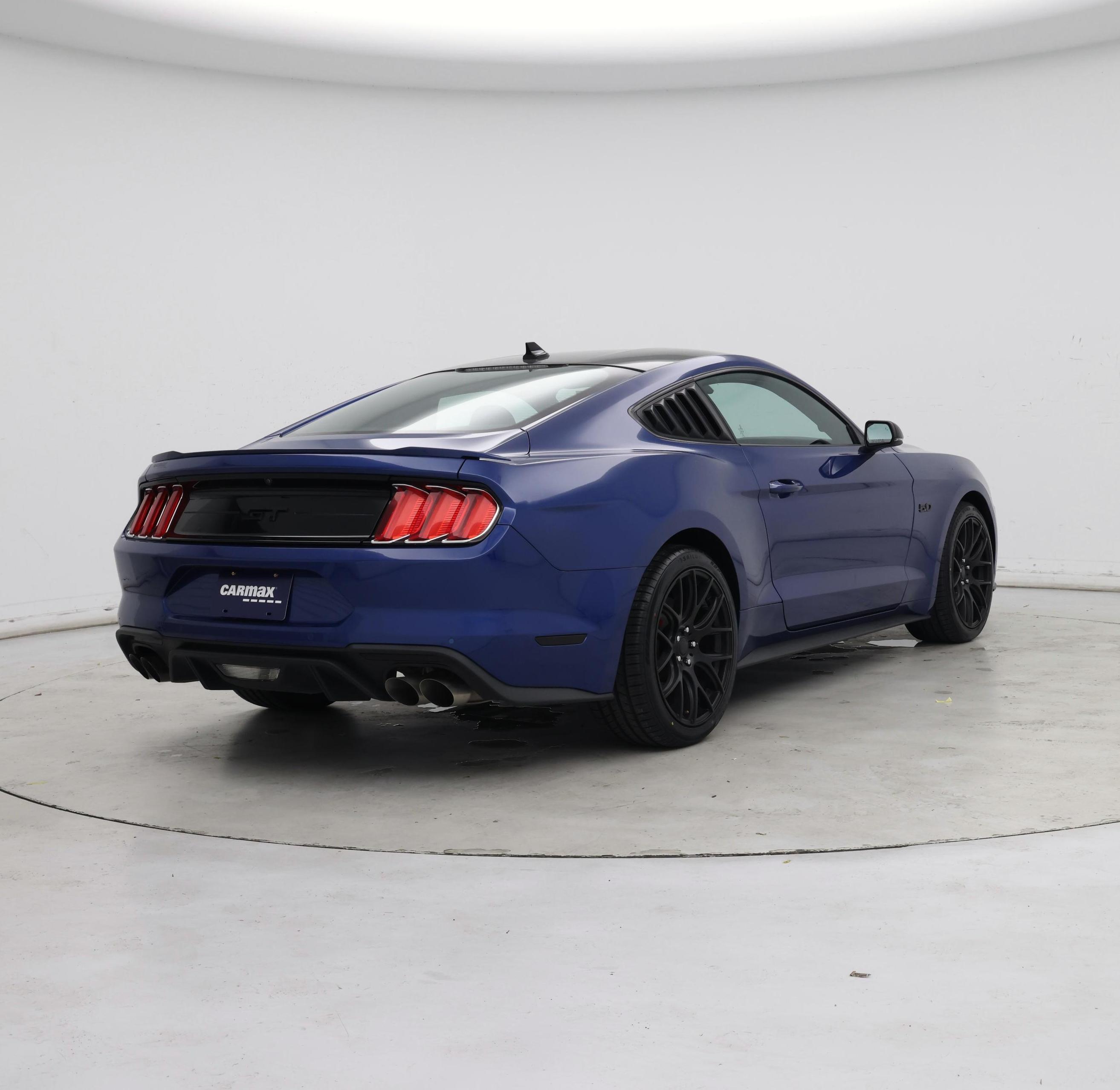 Thumbnail: 2022 Ford Mustang - 8
