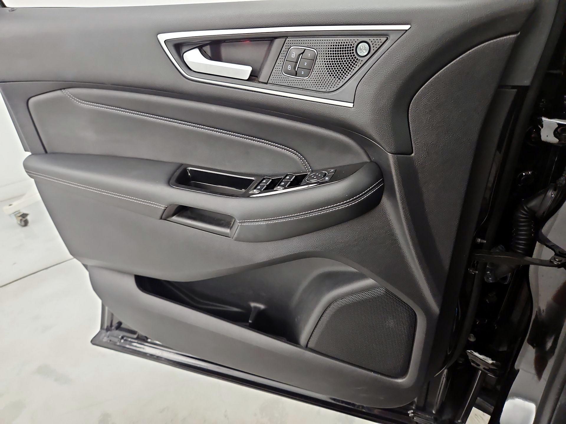 Thumbnail: 2019 Ford Edge - 12