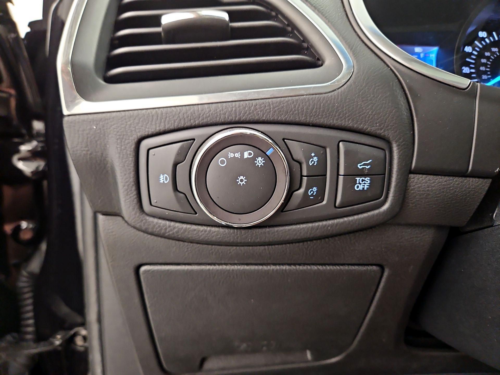 Thumbnail: 2019 Ford Edge - 13