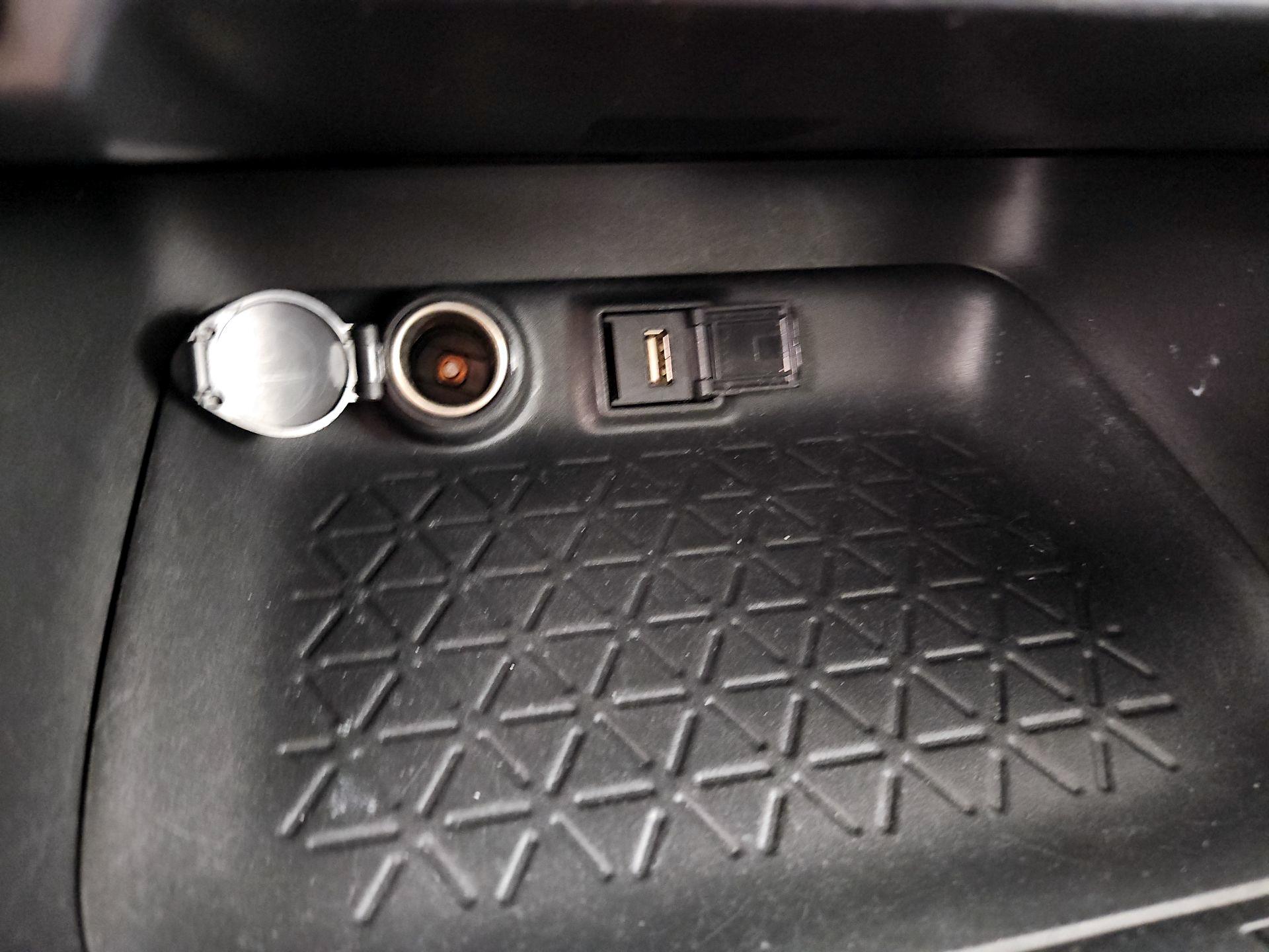Thumbnail: 2021 Toyota RAV4 - 18