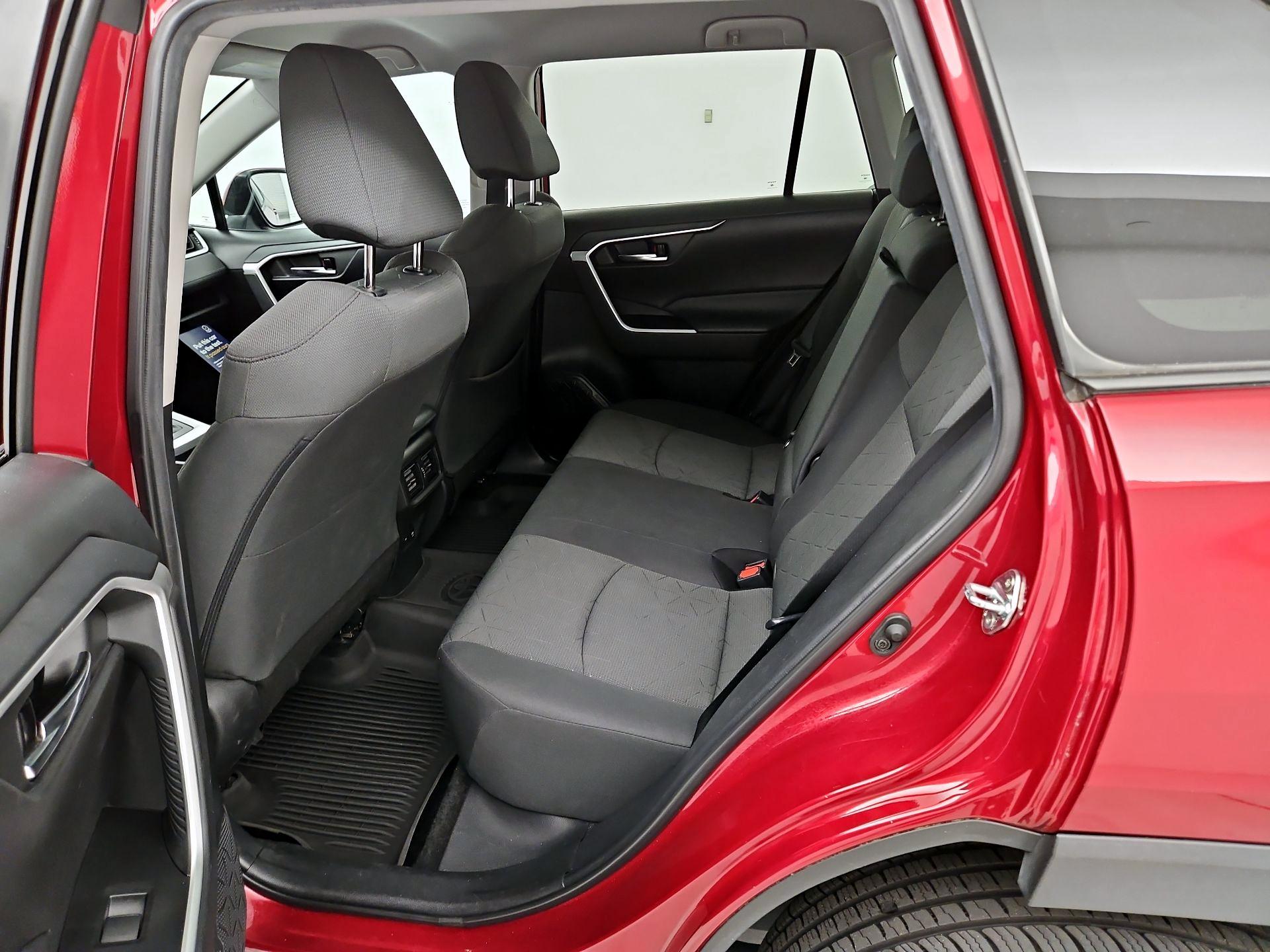 Thumbnail: 2021 Toyota RAV4 - 19