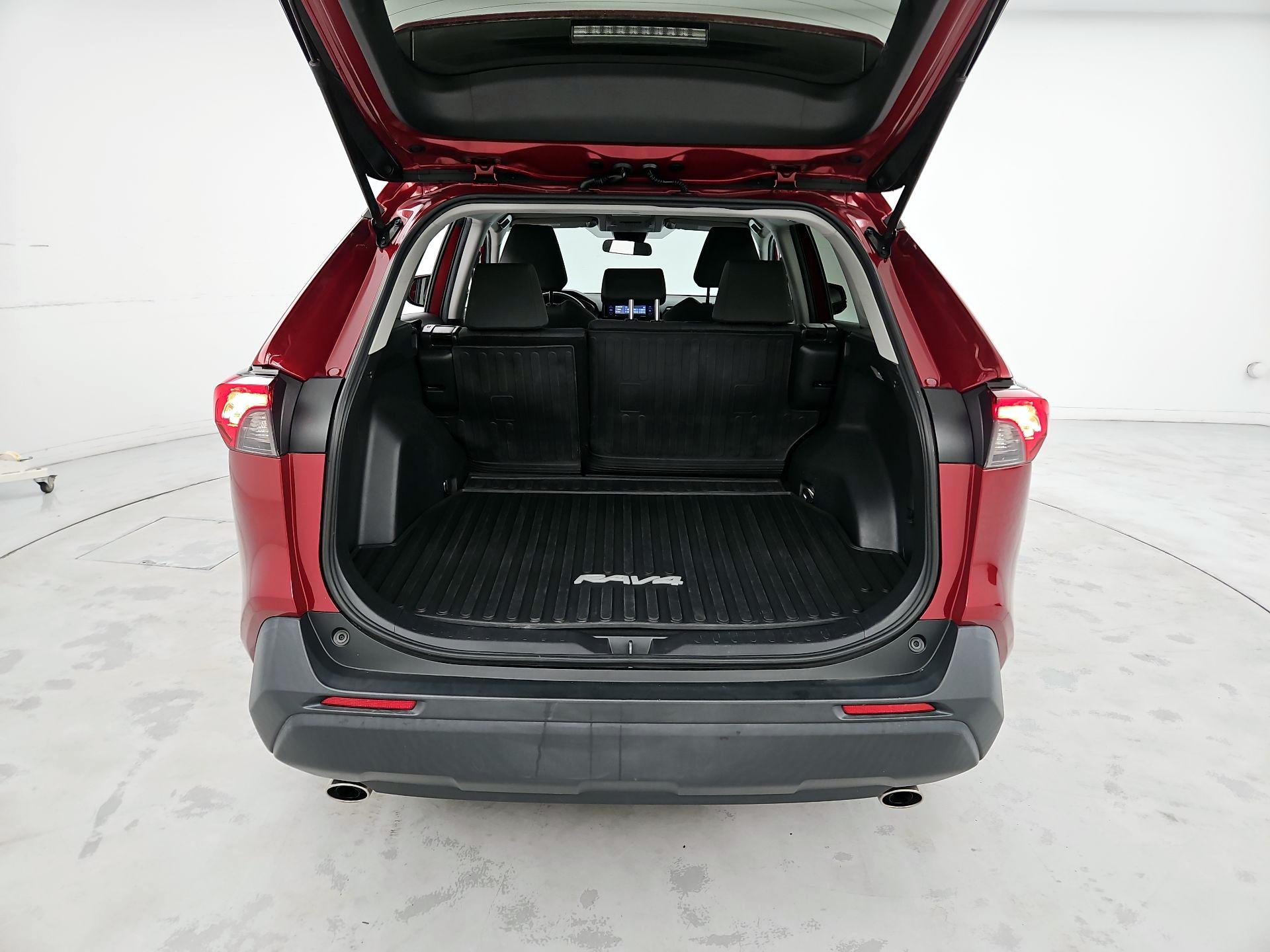 Thumbnail: 2021 Toyota RAV4 - 20