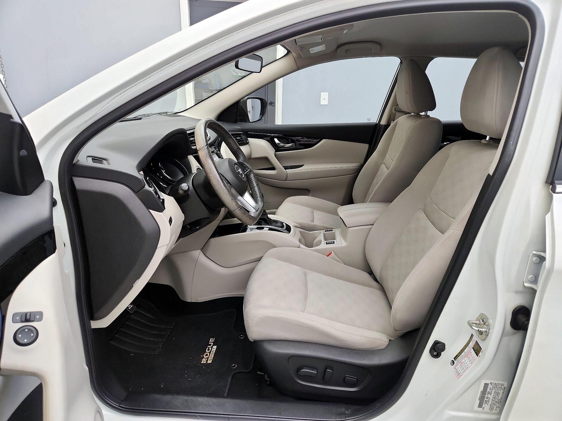 Thumbnail: 2018 Nissan Rogue Sport - 11