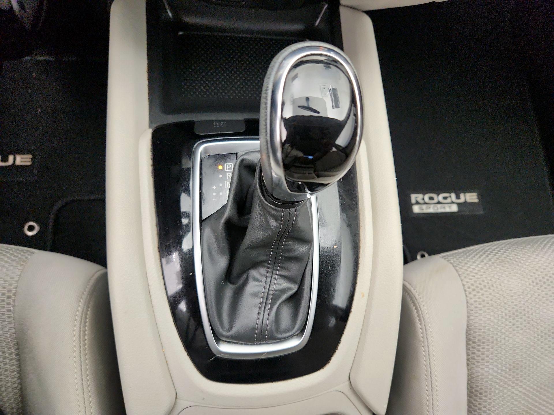 Thumbnail: 2018 Nissan Rogue Sport - 18