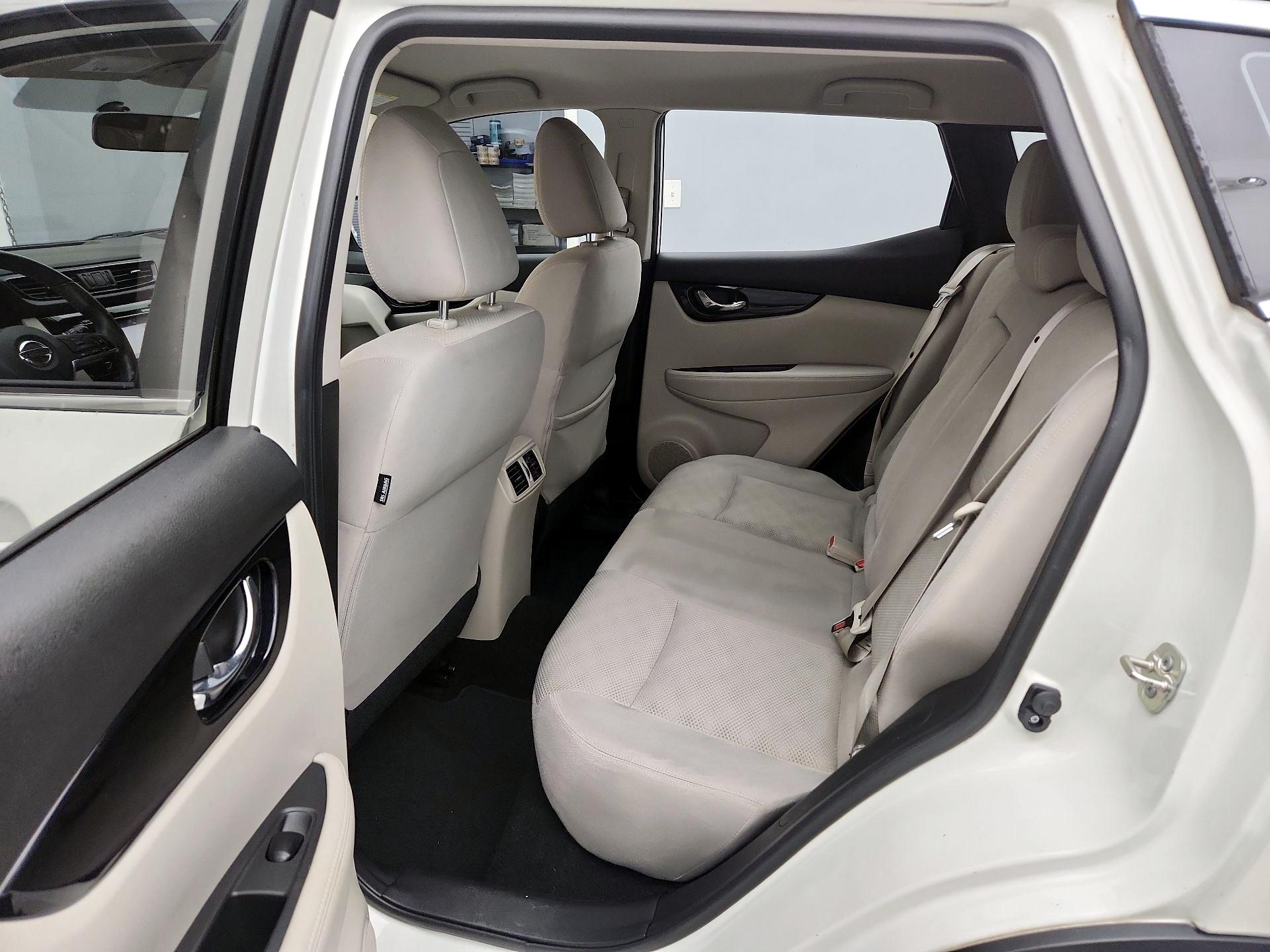 Thumbnail: 2018 Nissan Rogue Sport - 20