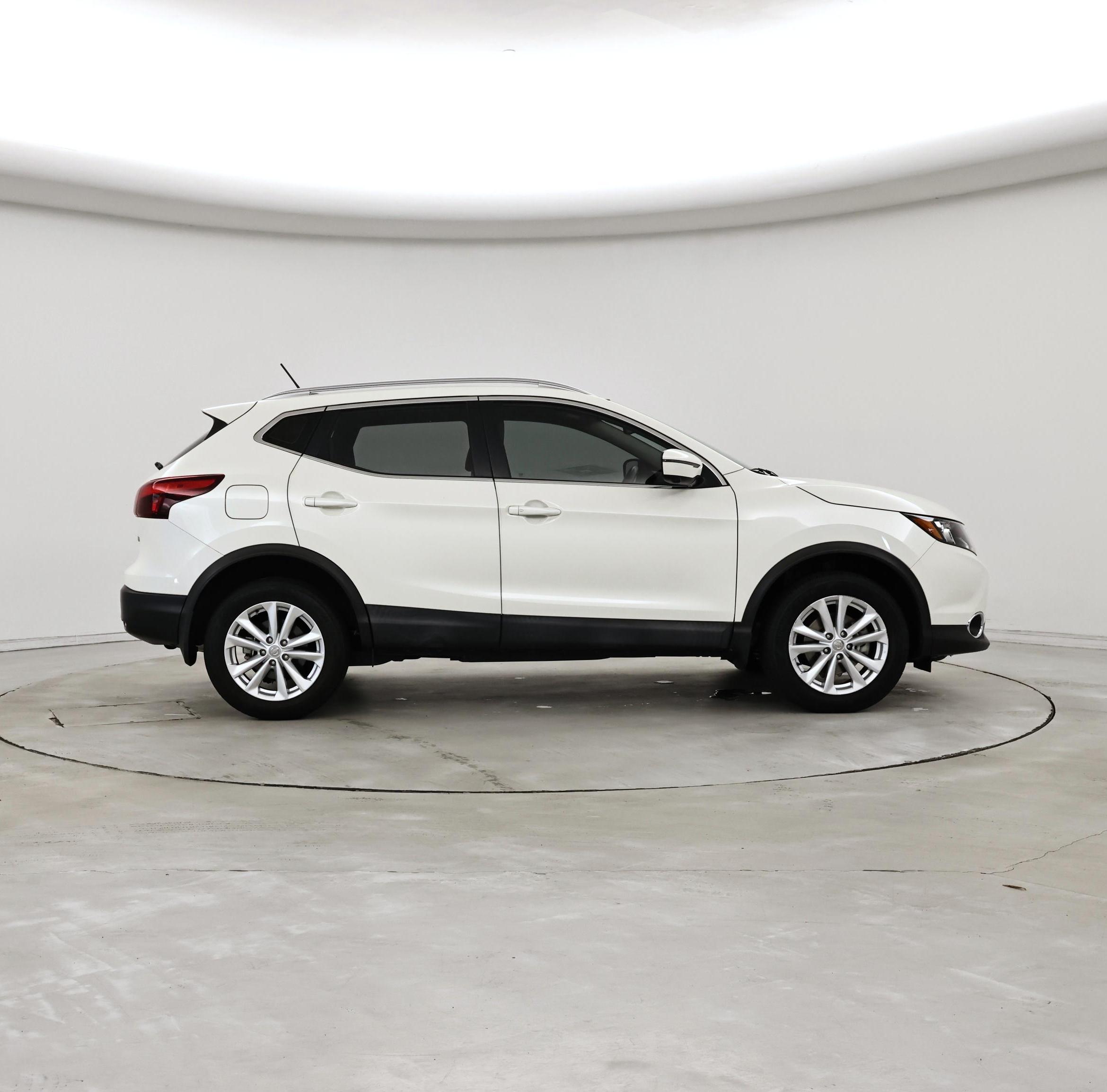 Thumbnail: 2018 Nissan Rogue Sport - 7