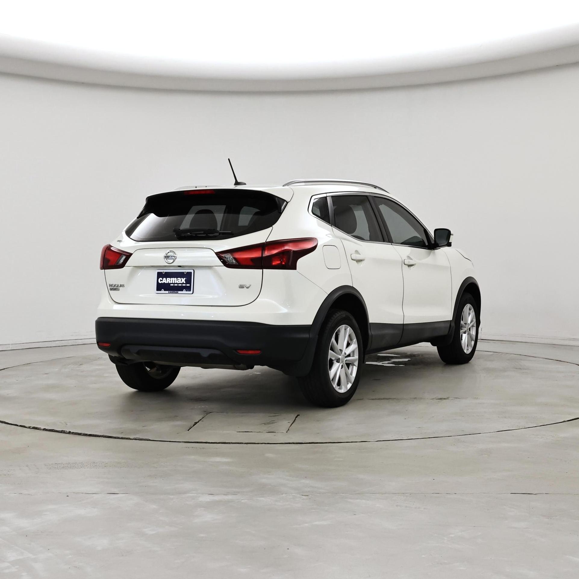 Thumbnail: 2018 Nissan Rogue Sport - 8