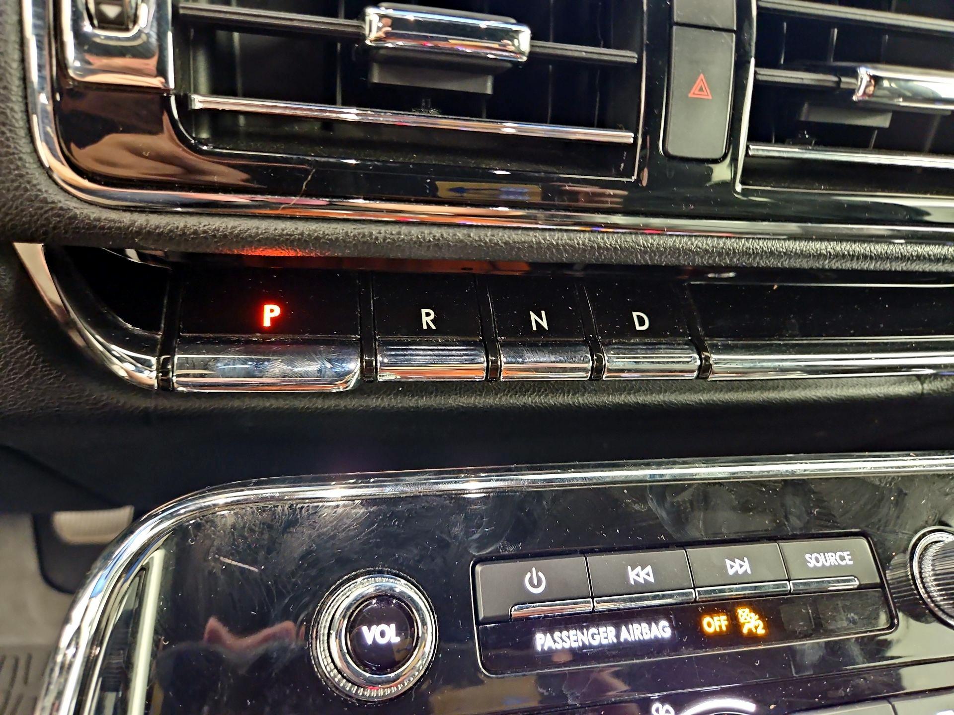 Thumbnail: 2020 Lincoln Navigator - 18