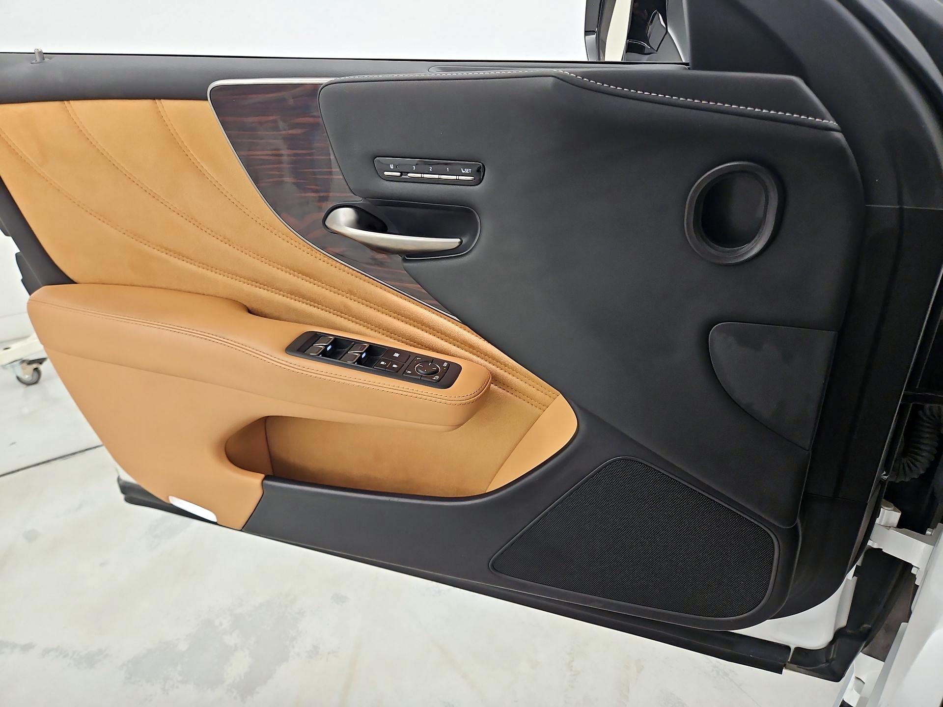 Thumbnail: 2021 Lexus LS - 12