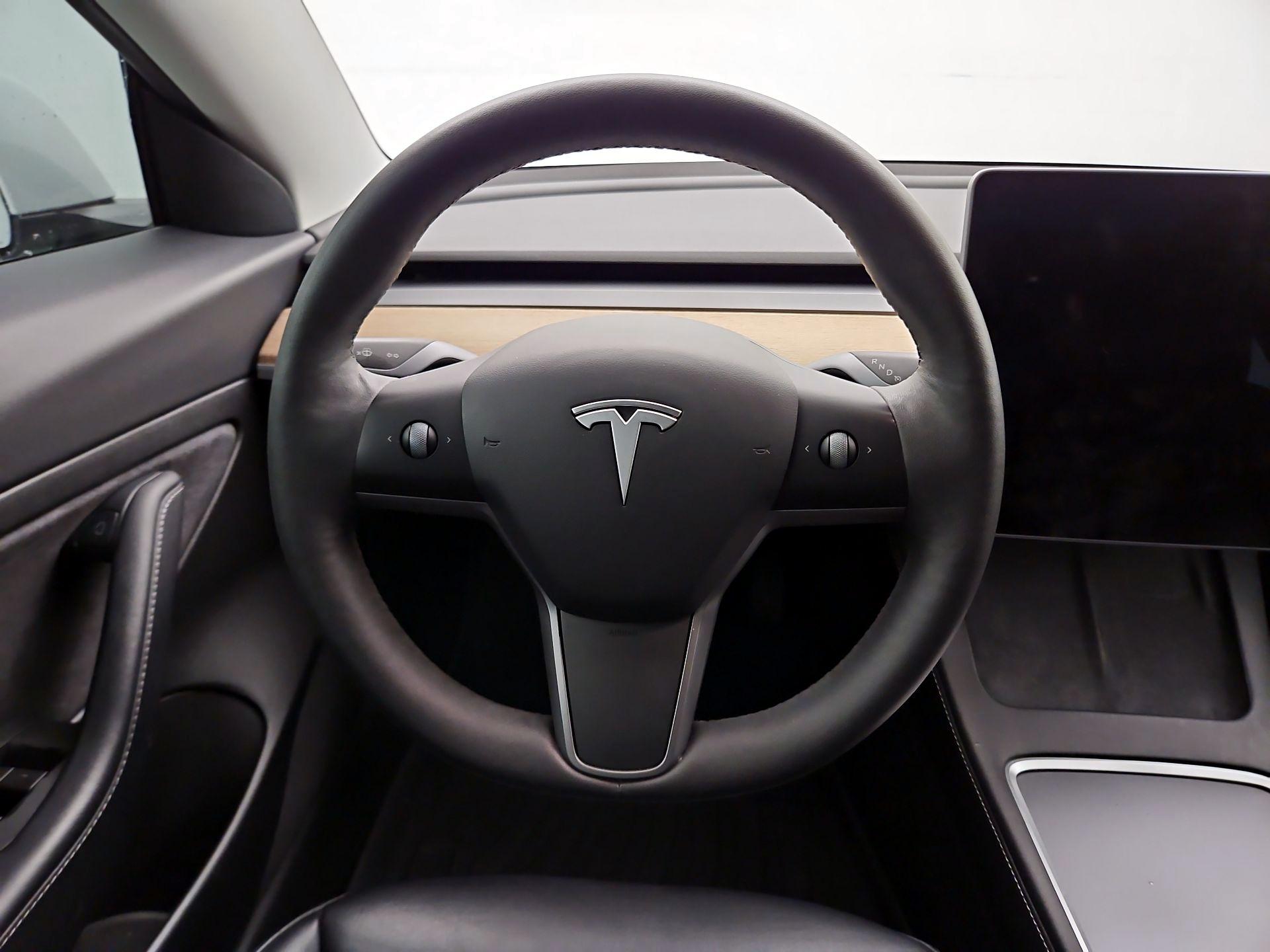 Thumbnail: 2021 Tesla Model 3 - 10