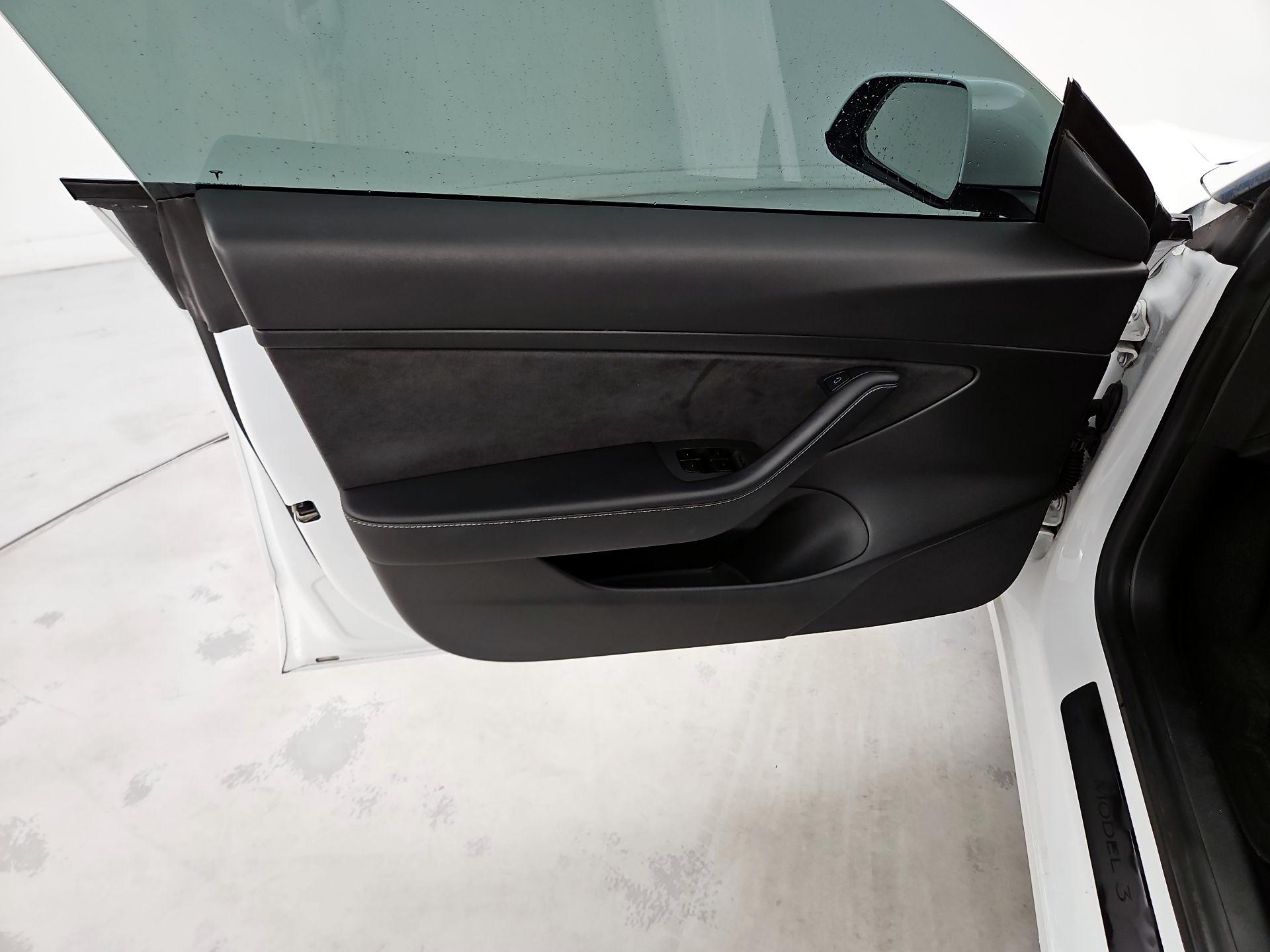 Thumbnail: 2021 Tesla Model 3 - 12