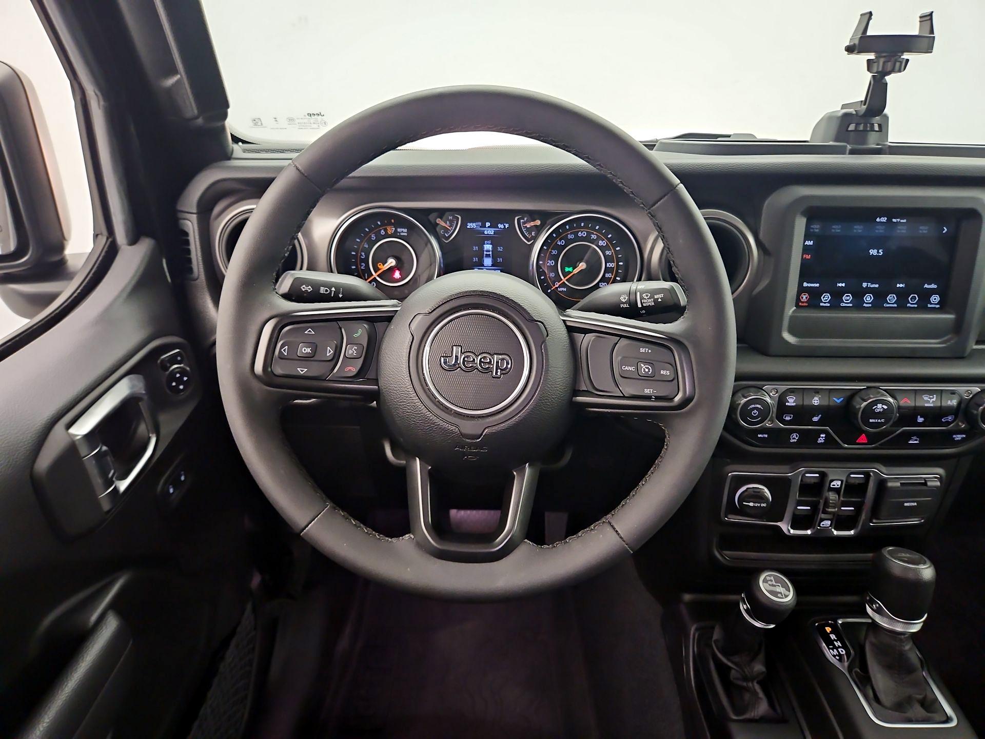 Thumbnail: 2023 Jeep Gladiator - 10