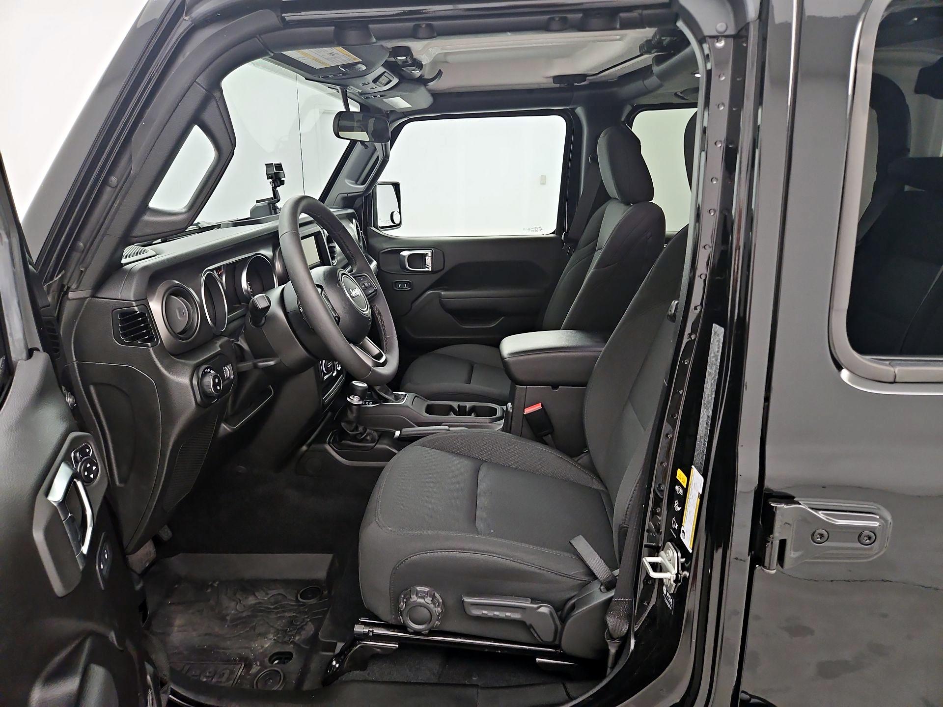 Thumbnail: 2023 Jeep Gladiator - 11