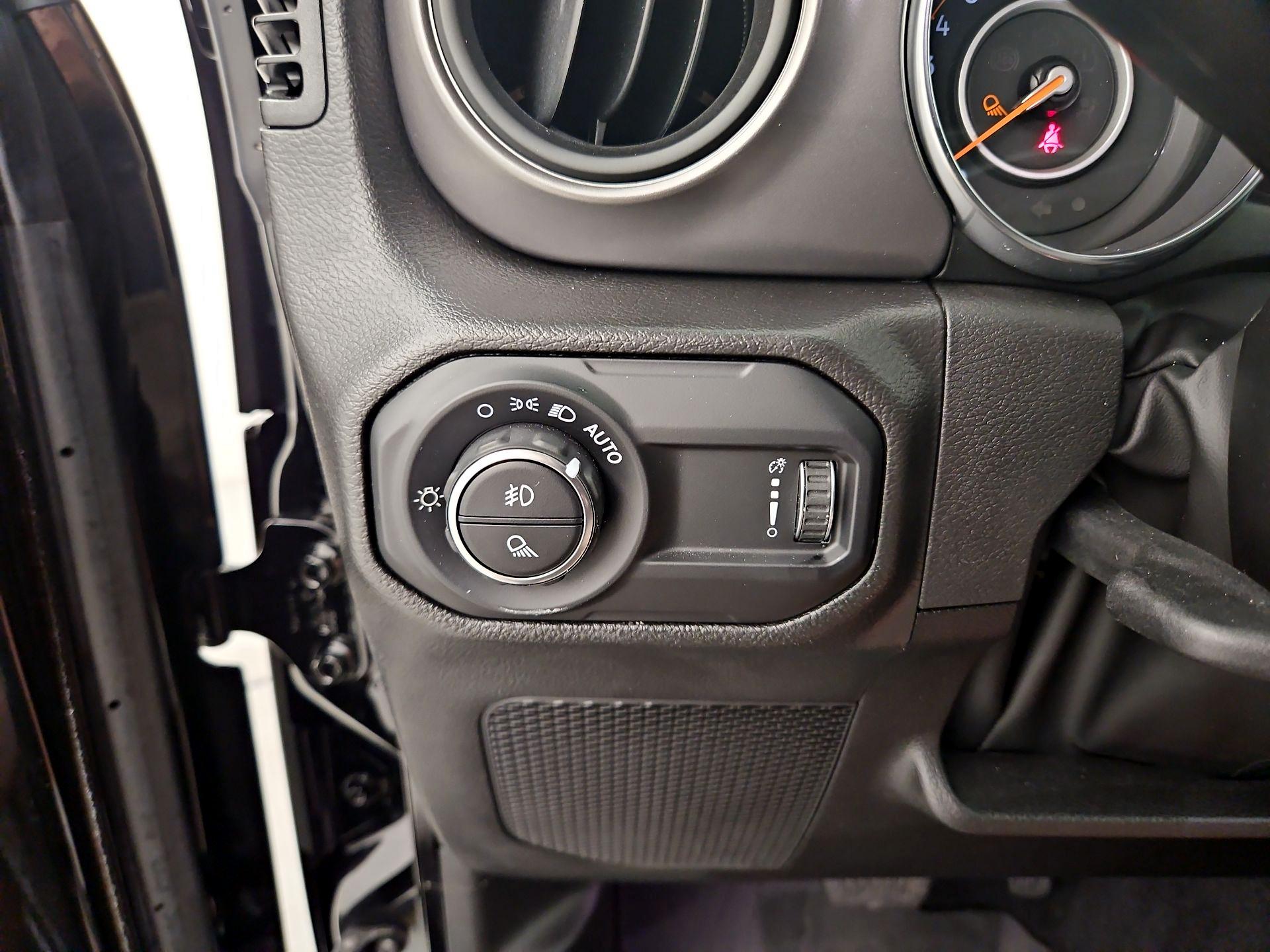 Thumbnail: 2023 Jeep Gladiator - 13
