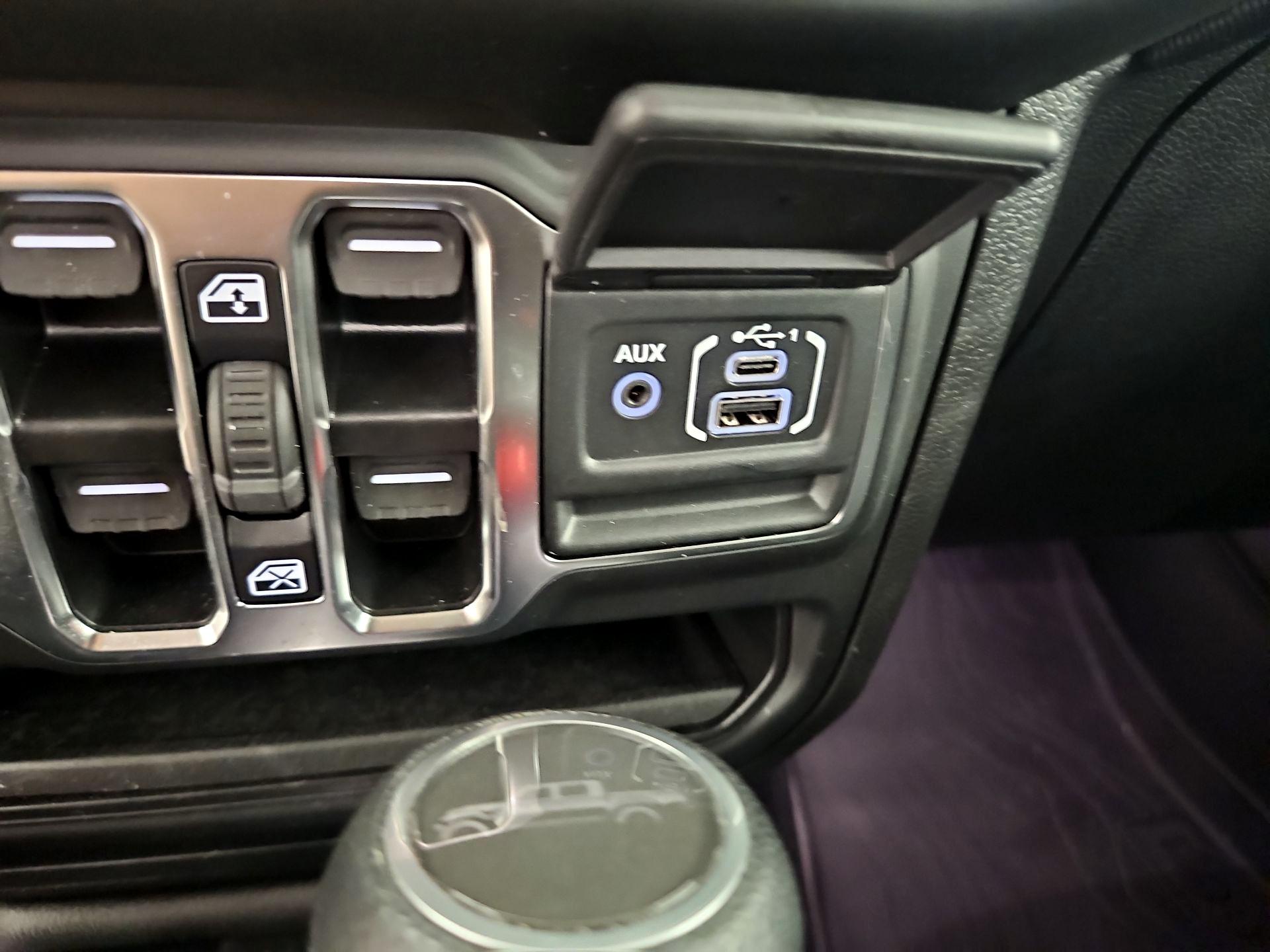Thumbnail: 2023 Jeep Gladiator - 18
