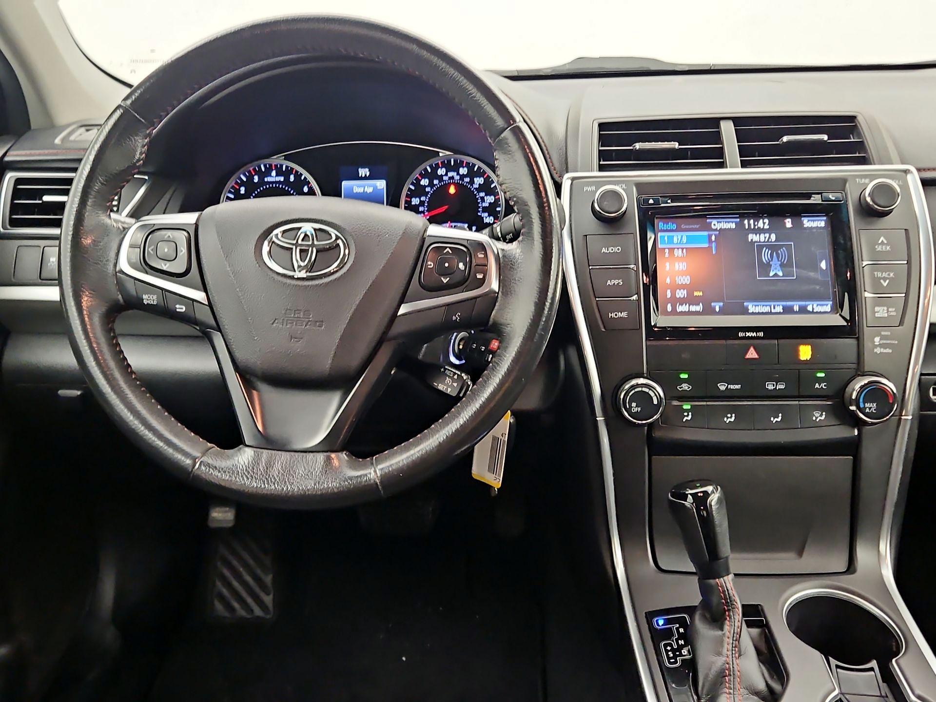 Thumbnail: 2017 Toyota Camry - 10