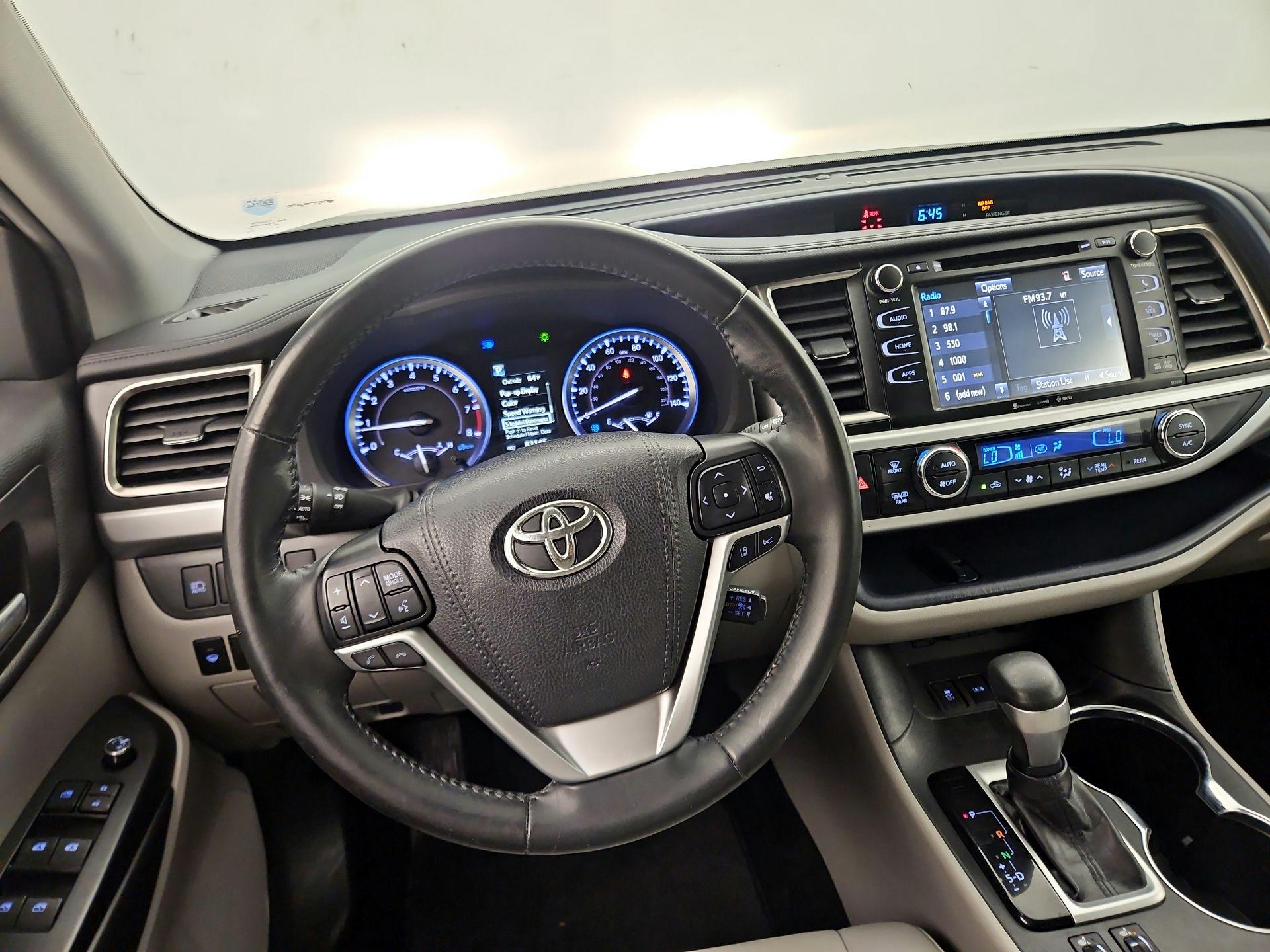 Thumbnail: 2019 Toyota Highlander - 10