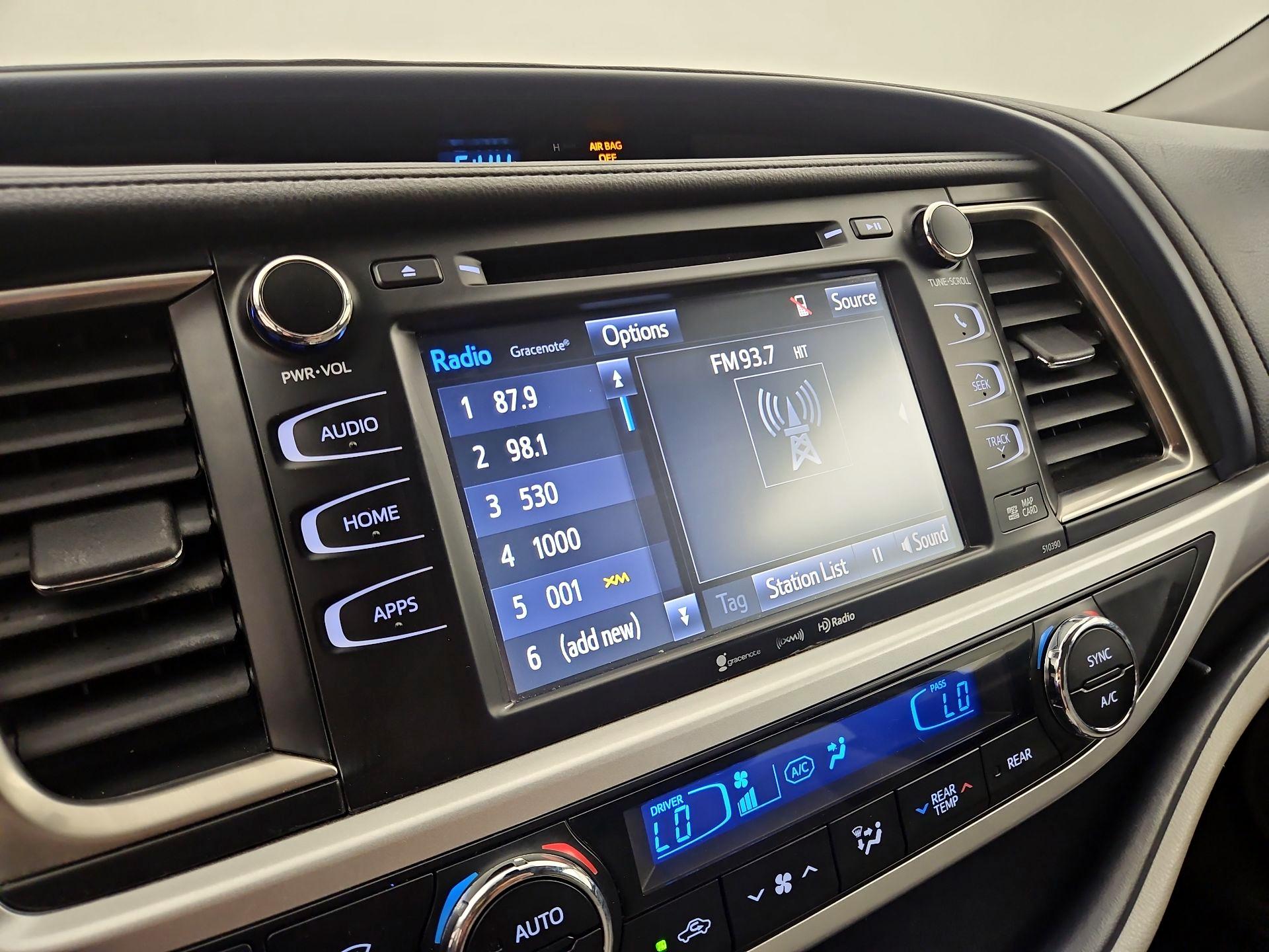 Thumbnail: 2019 Toyota Highlander - 15