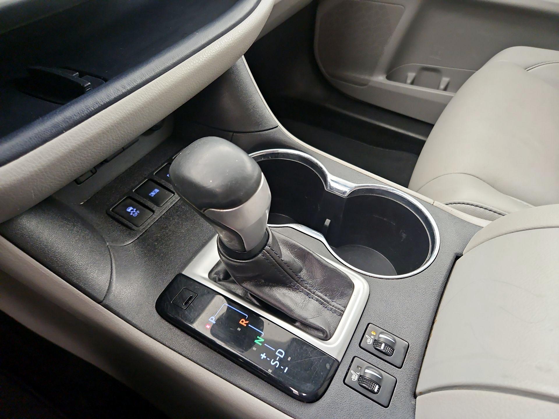 Thumbnail: 2019 Toyota Highlander - 17
