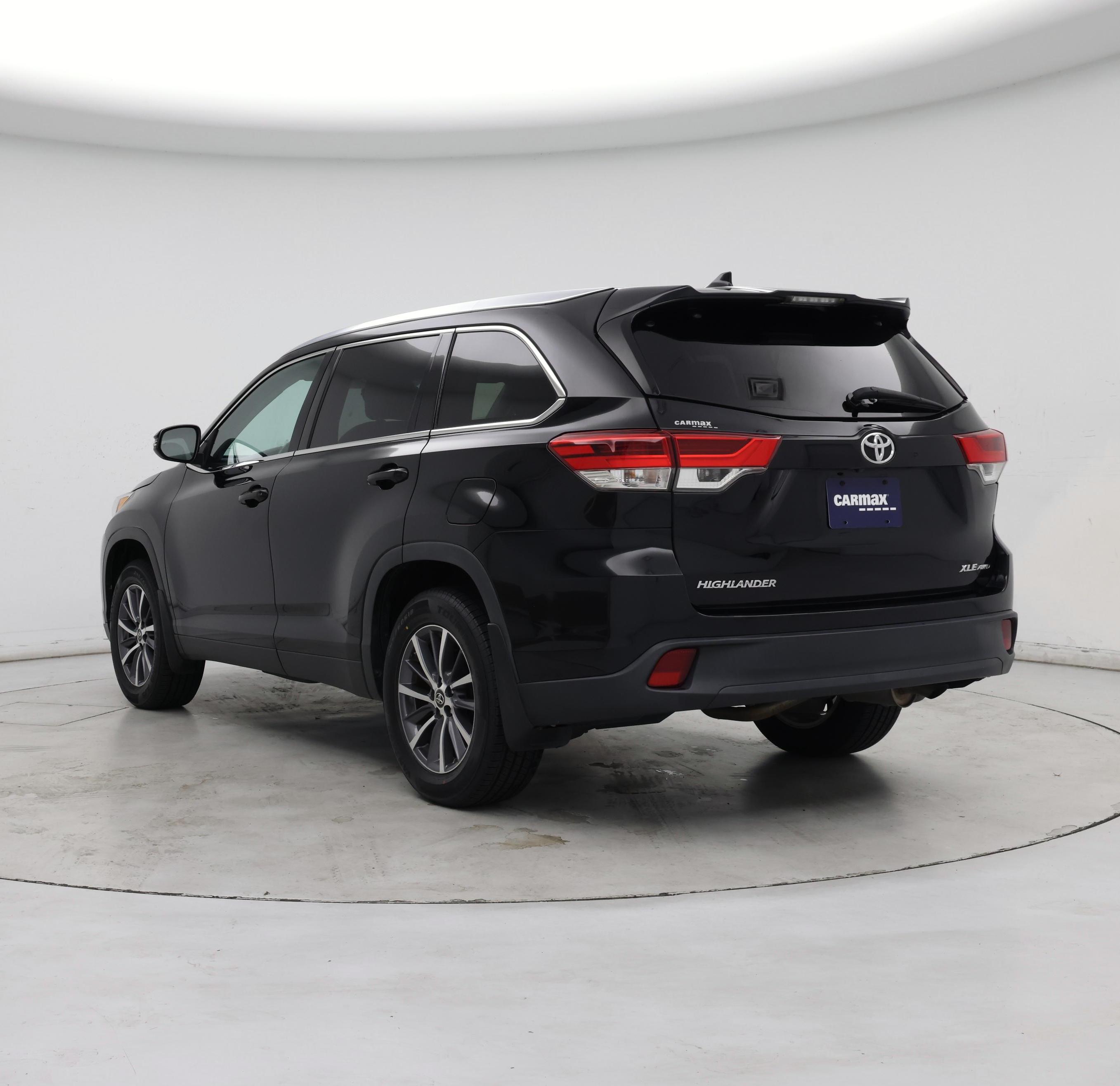 Thumbnail: 2019 Toyota Highlander - 2