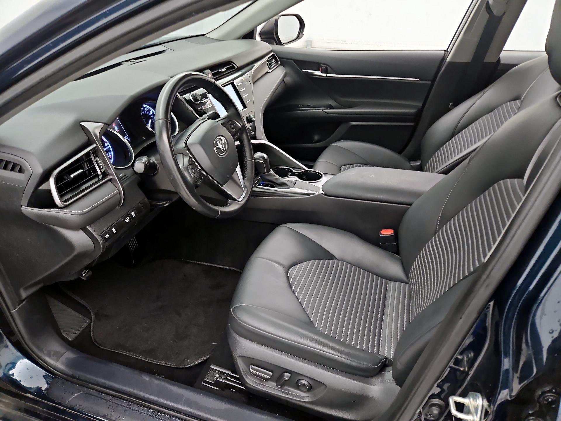 Thumbnail: 2020 Toyota Camry - 11