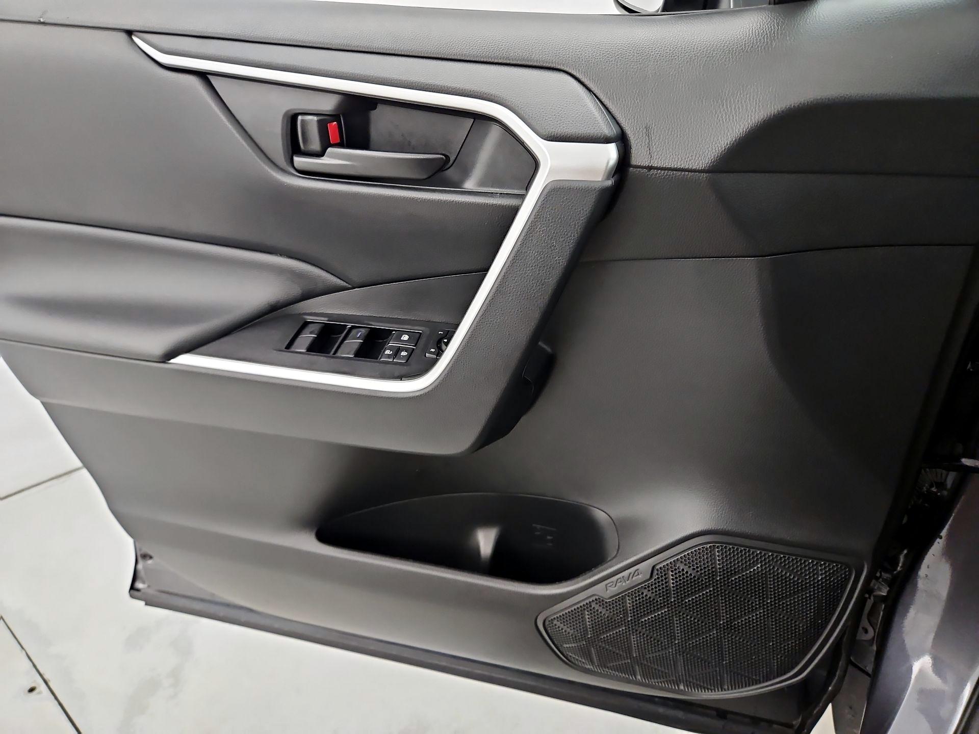 Thumbnail: 2023 Toyota RAV4 - 12