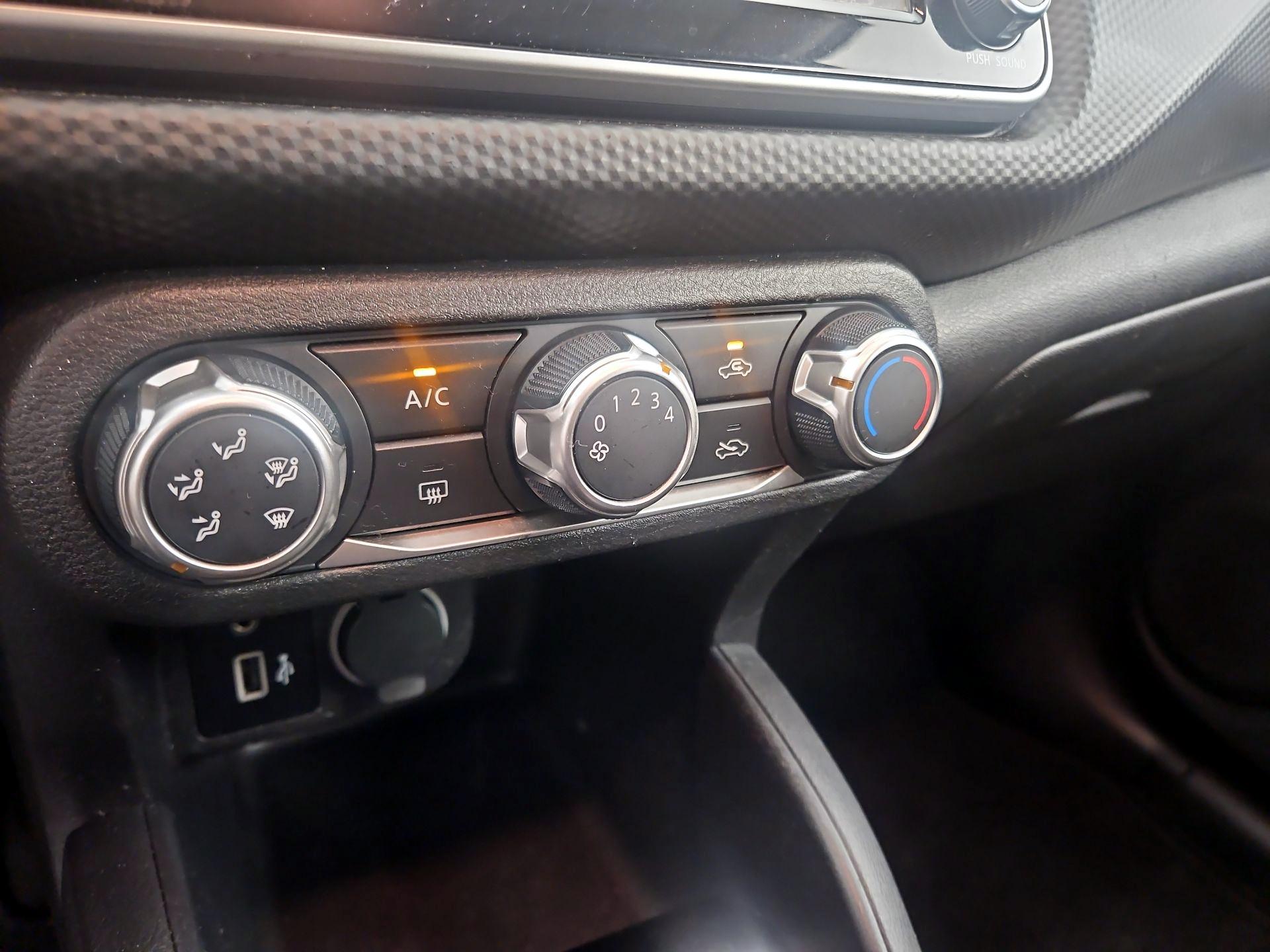 Thumbnail: 2021 Nissan Kicks - 16