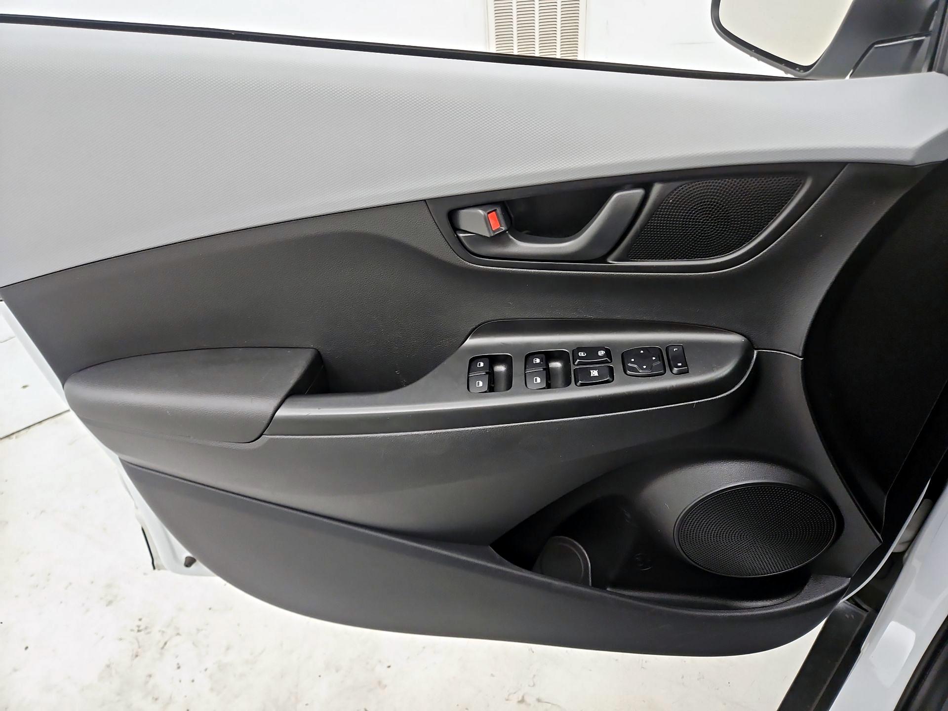 Thumbnail: 2020 Hyundai Kona - 12