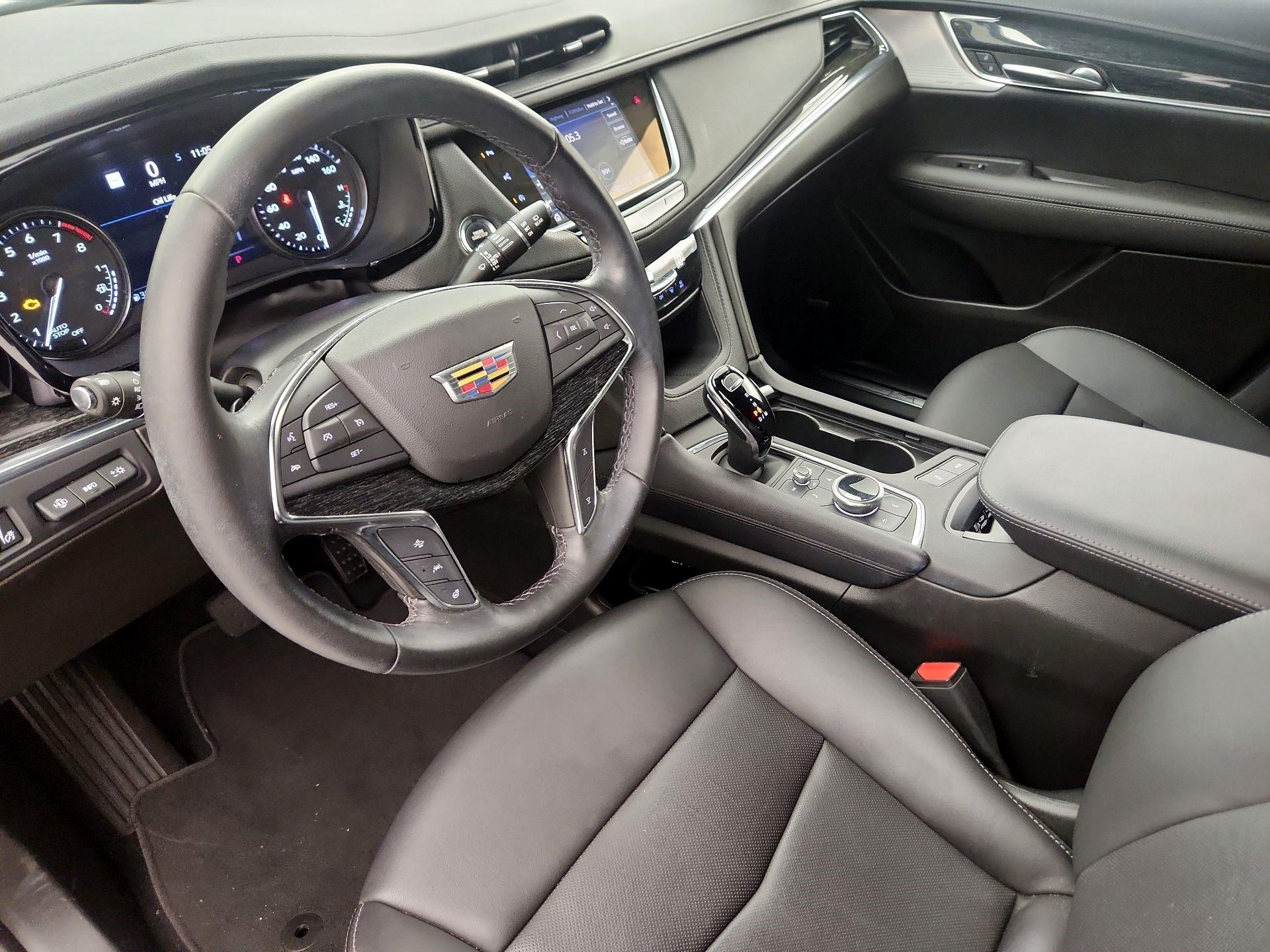 Thumbnail: 2022 Cadillac XT5 - 11
