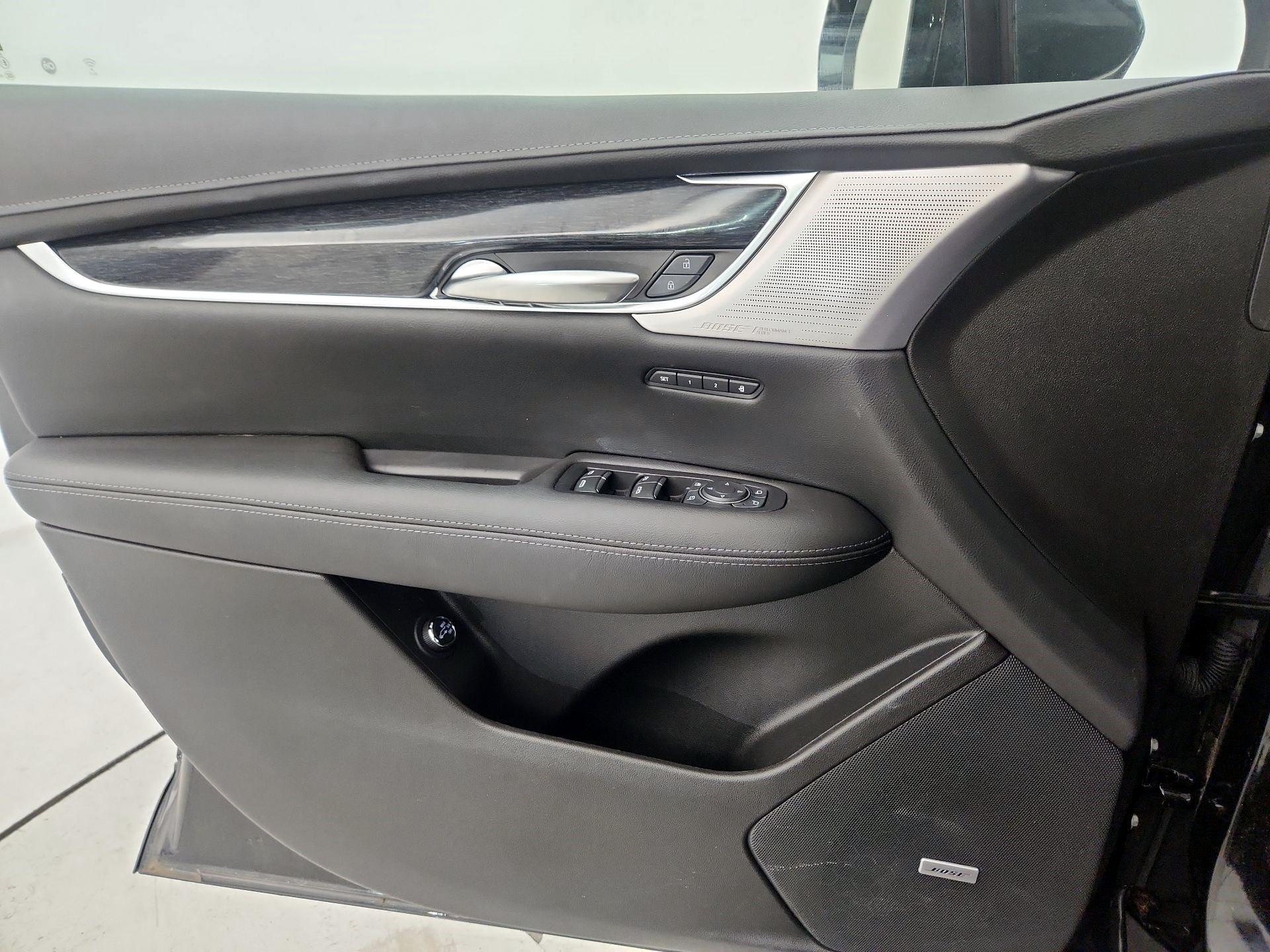 Thumbnail: 2022 Cadillac XT5 - 12