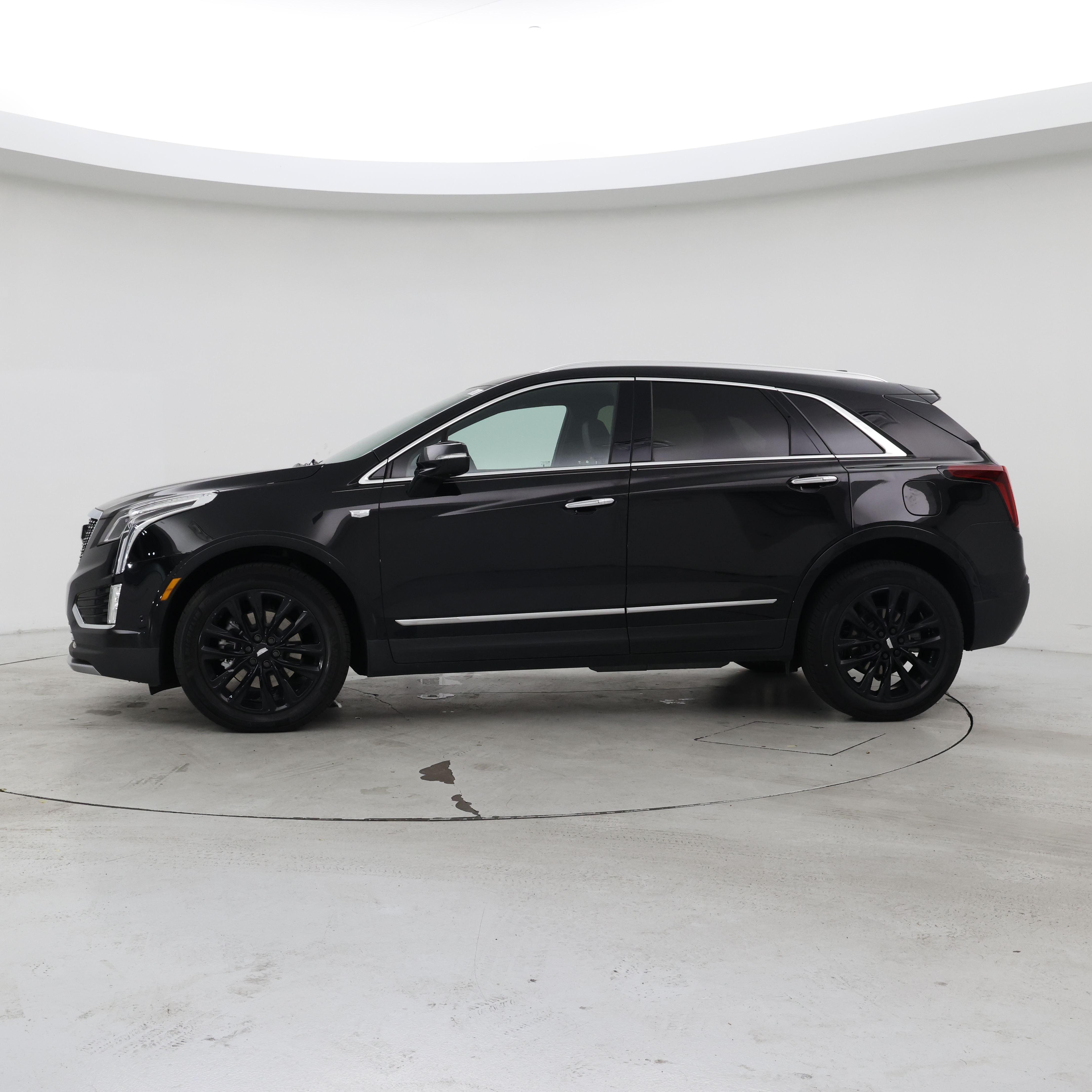 Thumbnail: 2022 Cadillac XT5 - 3