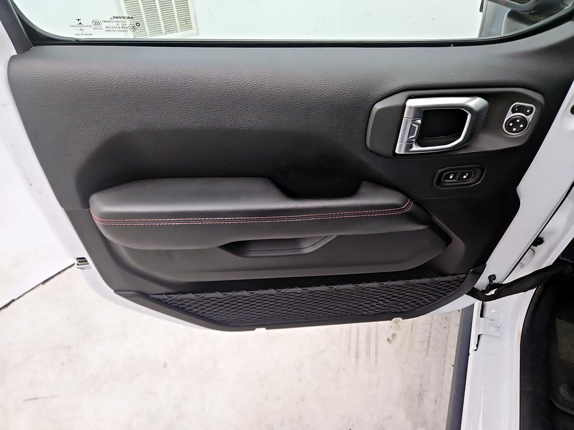 Thumbnail: 2019 Jeep Wrangler - 12