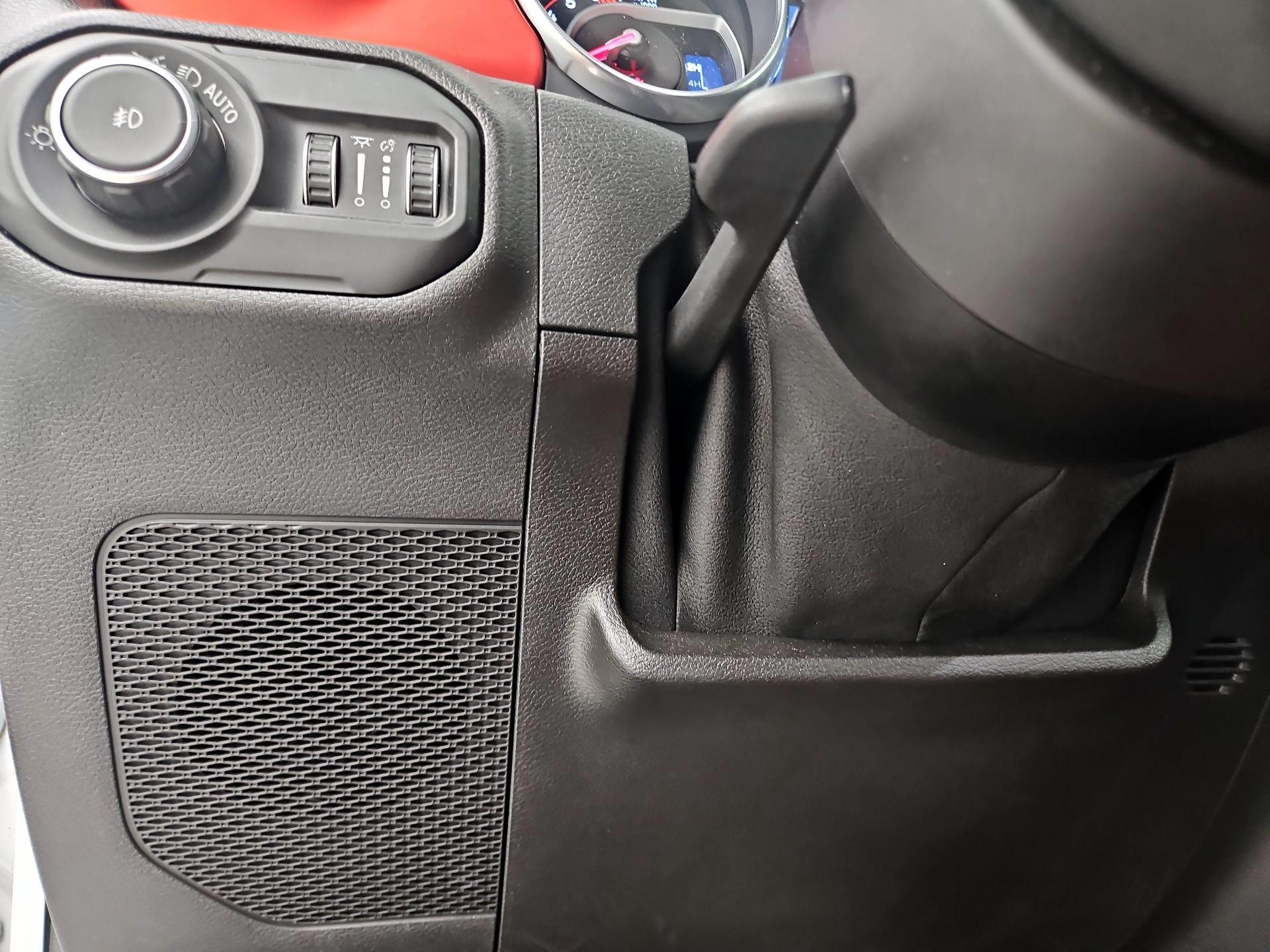 Thumbnail: 2019 Jeep Wrangler - 13