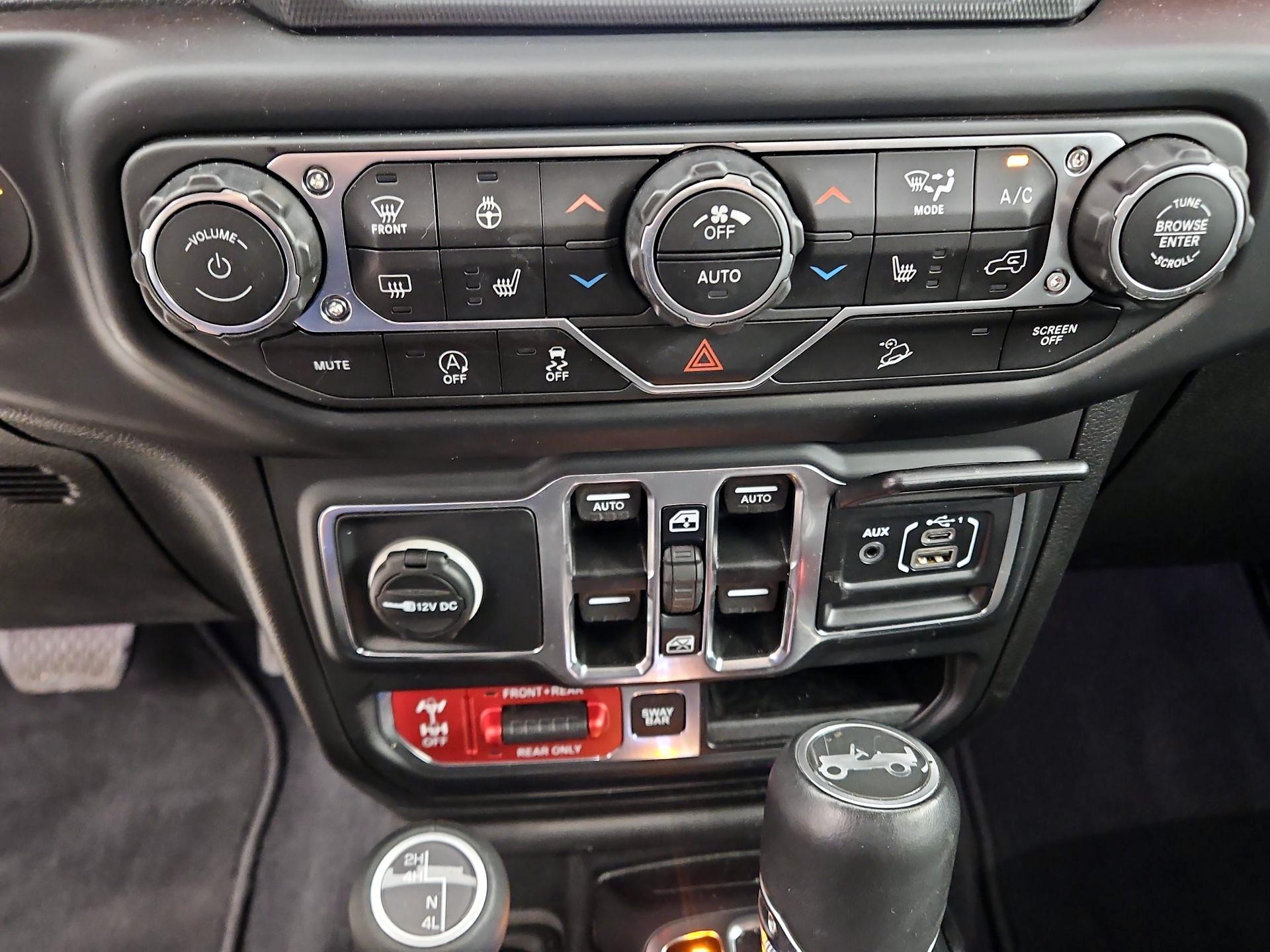 Thumbnail: 2019 Jeep Wrangler - 16