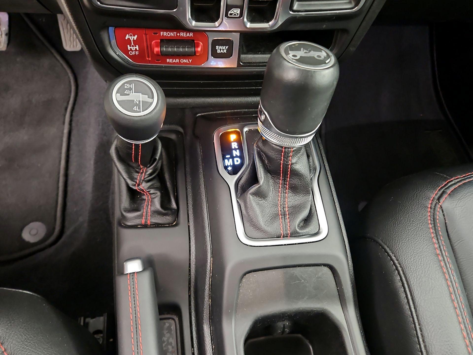 Thumbnail: 2019 Jeep Wrangler - 17