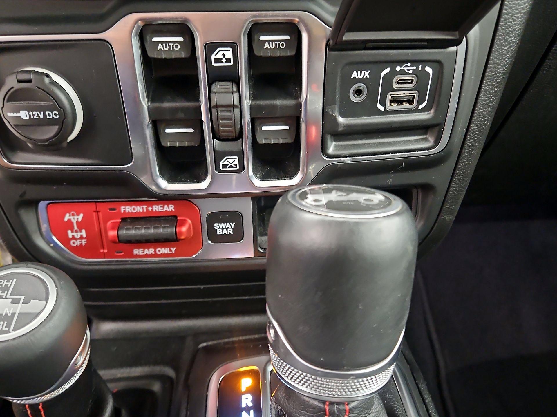Thumbnail: 2019 Jeep Wrangler - 18