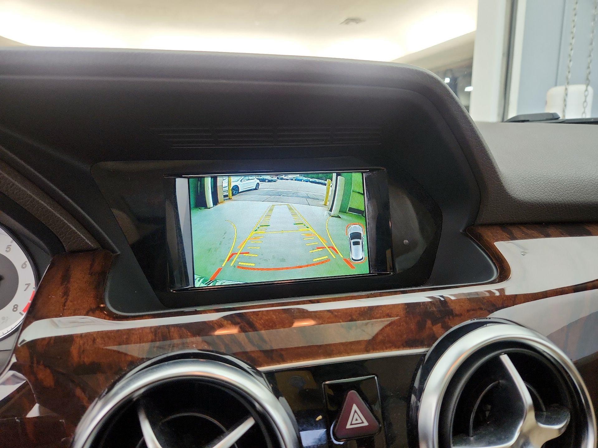 Thumbnail: 2015 Mercedes-Benz GLK - 15